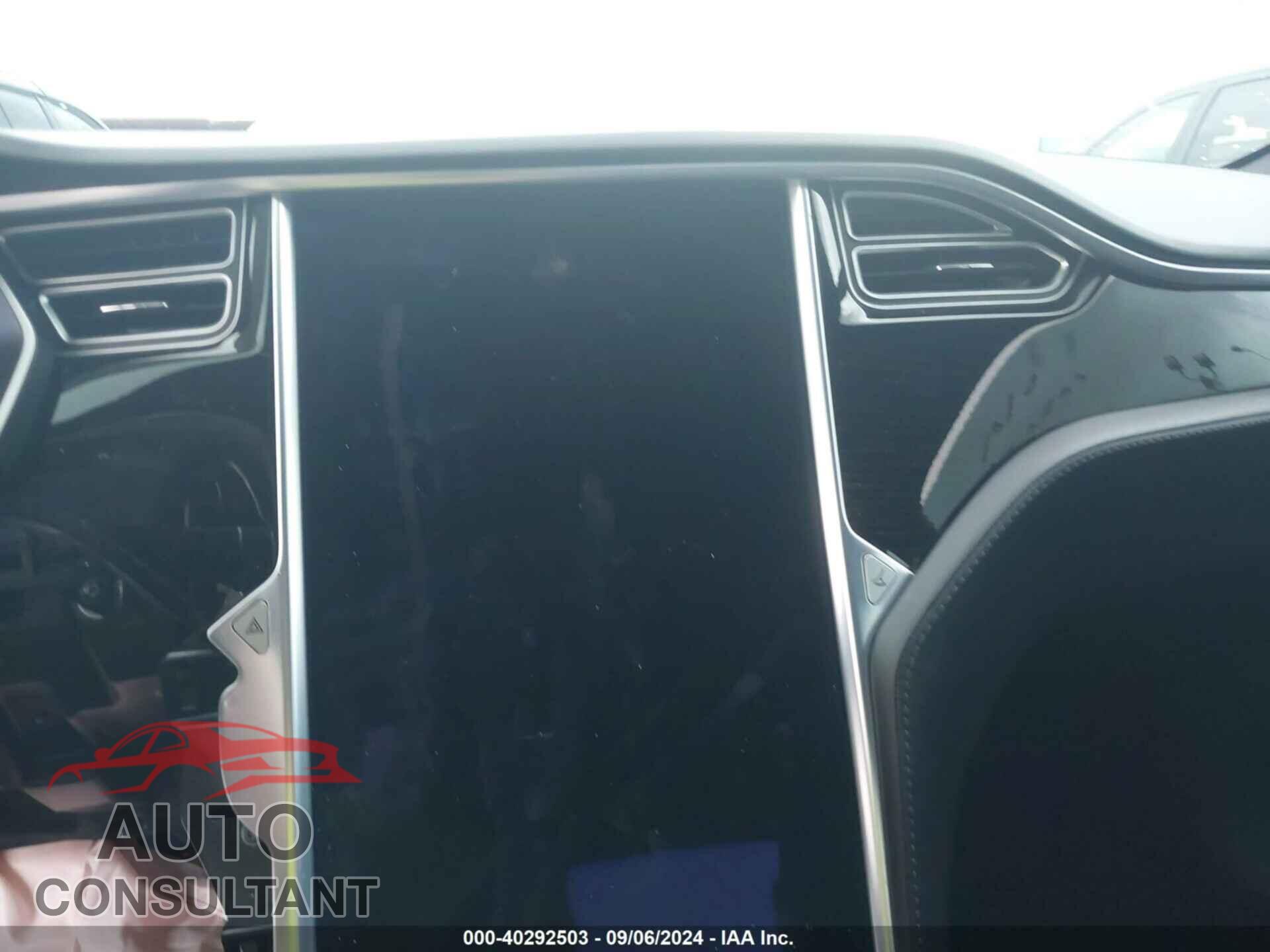 TESLA MODEL S 2017 - 5YJSA1E25HF208703