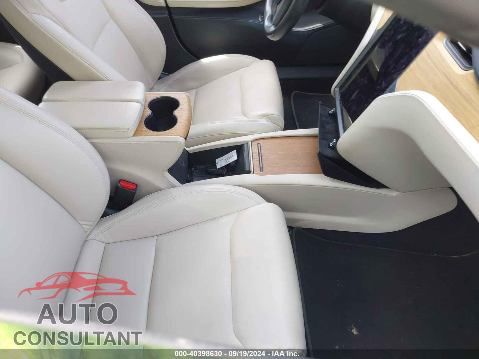 TESLA MODEL S 2020 - 5YJSA1E22LF413338