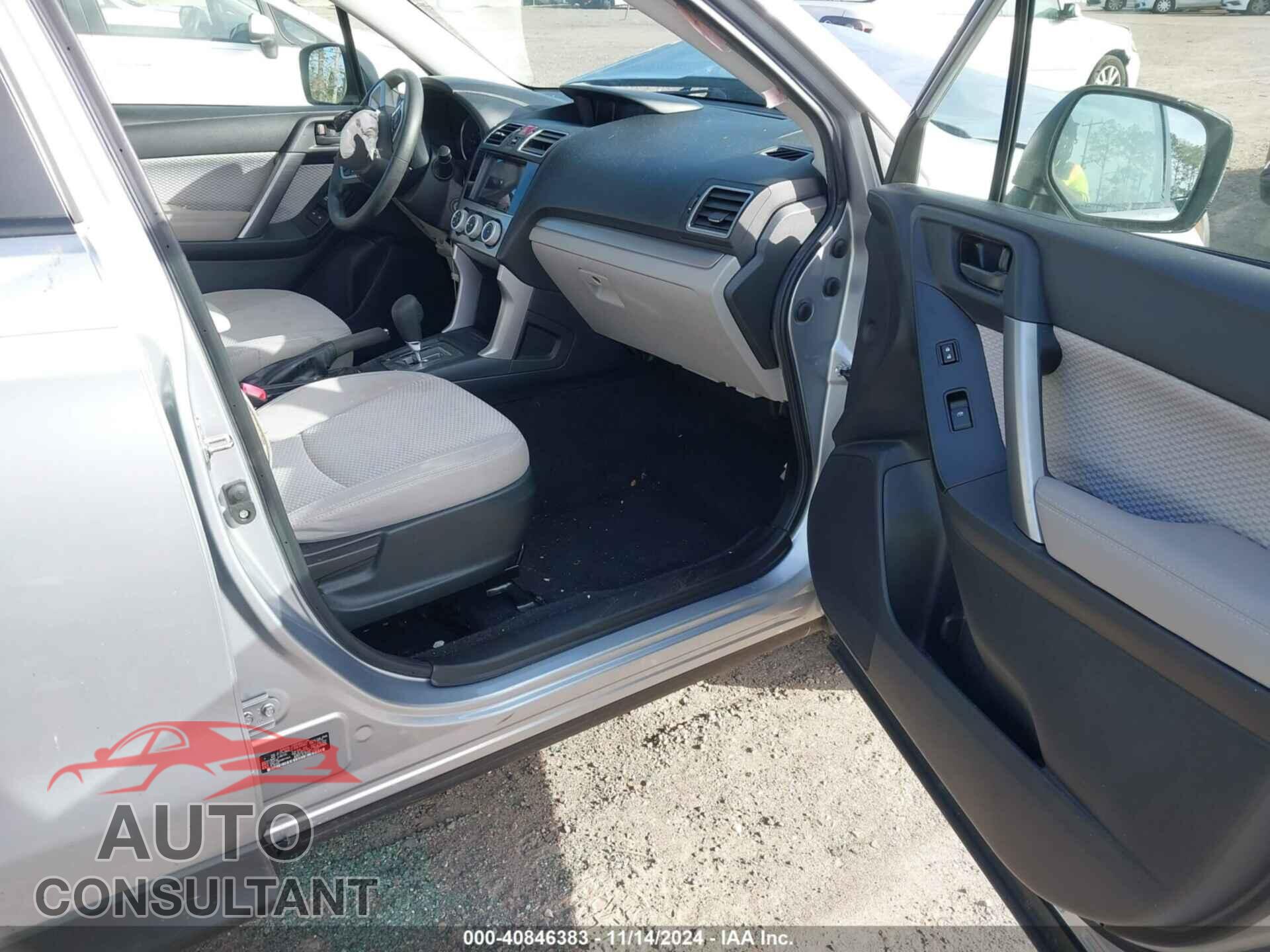 SUBARU FORESTER 2018 - JF2SJAAC2JH434882