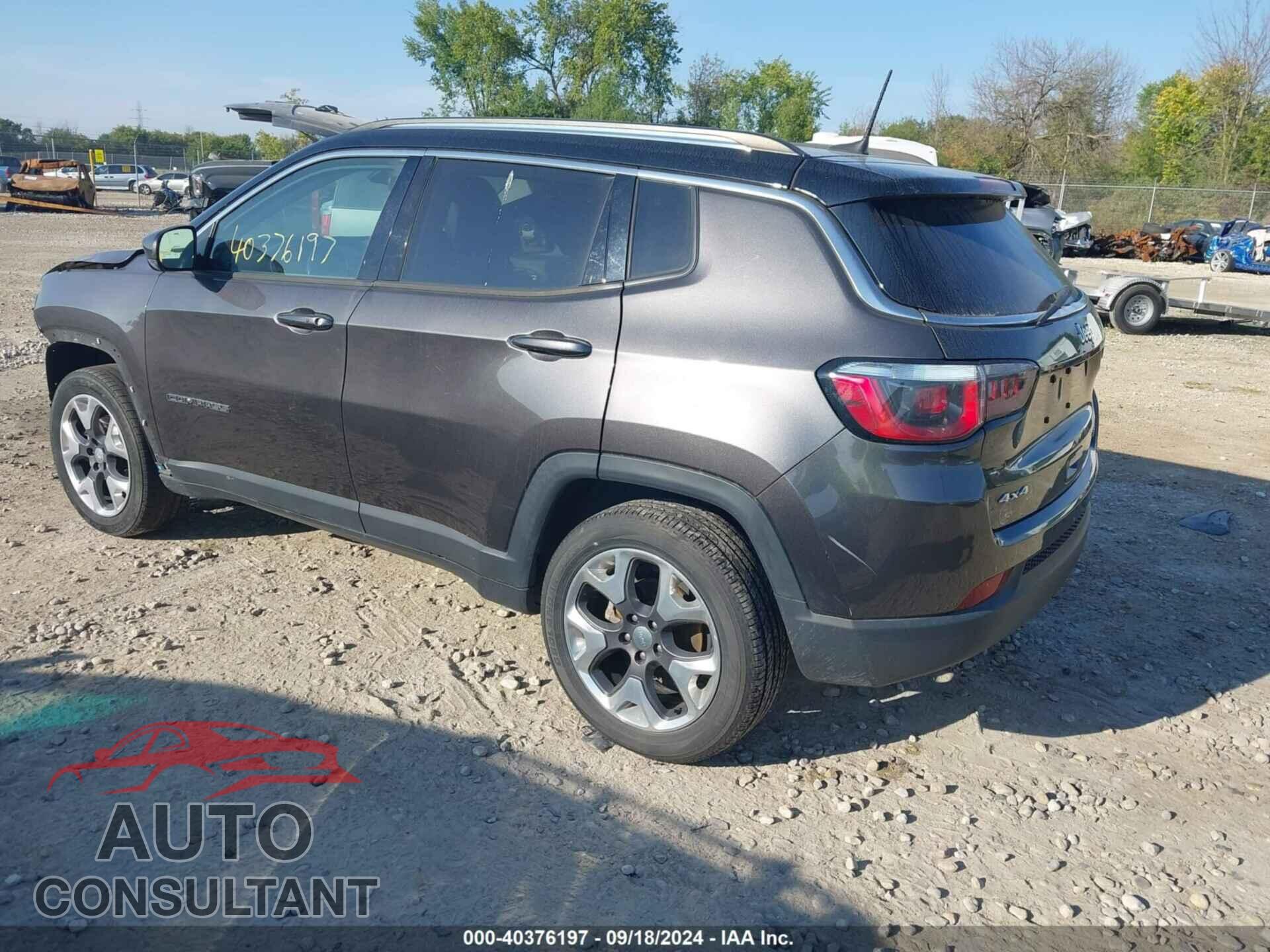 JEEP COMPASS 2018 - 3C4NJDCB0JT209556