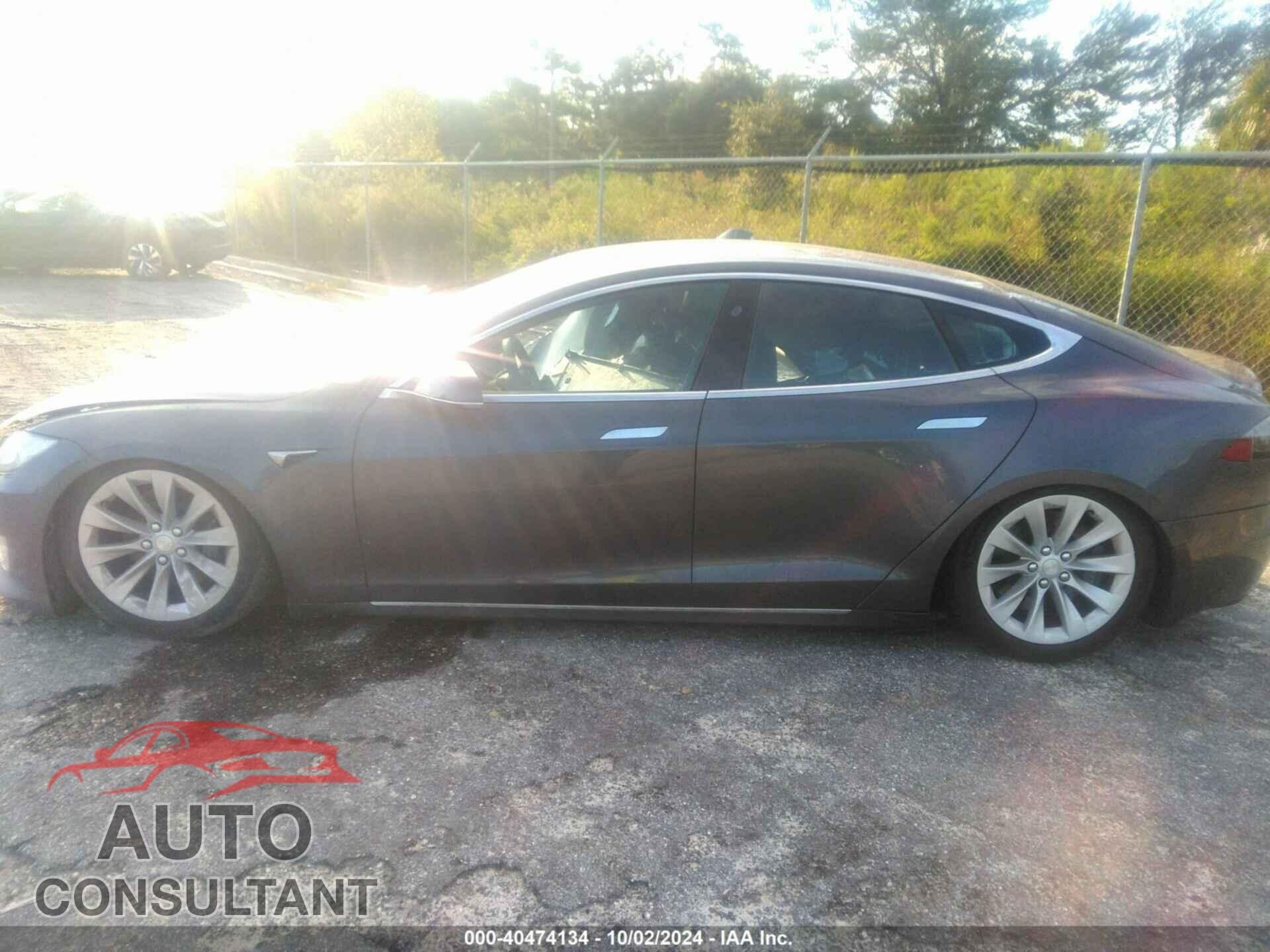 TESLA MODEL S 2018 - 5YJSA1E21JF257659