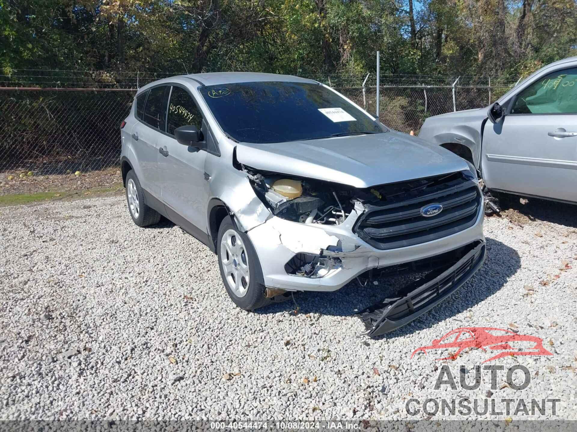 FORD ESCAPE 2018 - 1FMCU0F70JUD27624