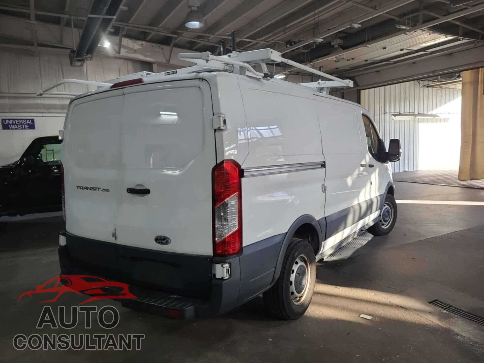 FORD TRANSIT 2018 - 1FTYR1YM2JKB43866