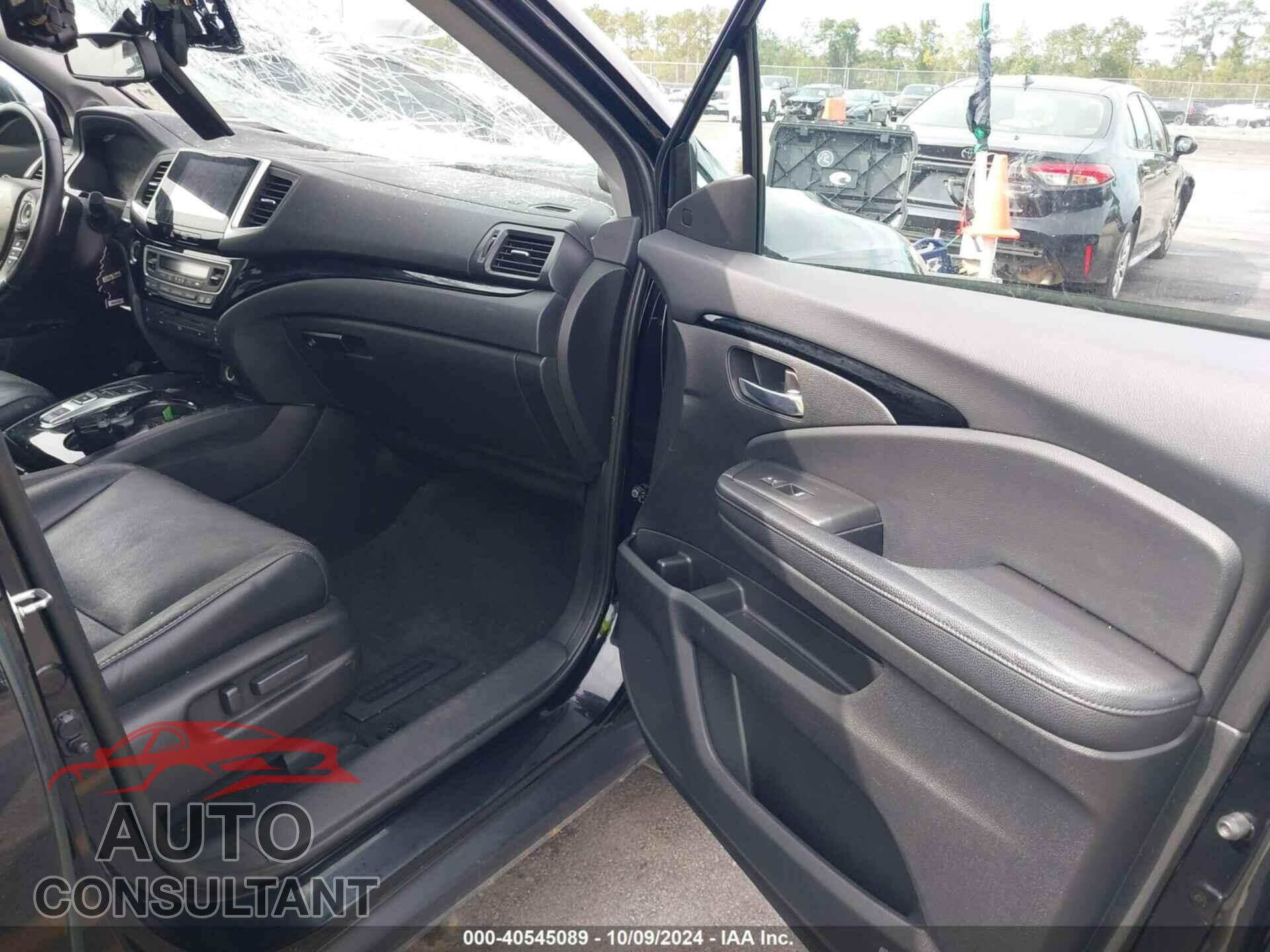 HONDA PILOT 2017 - 5FNYF6H08HB077267