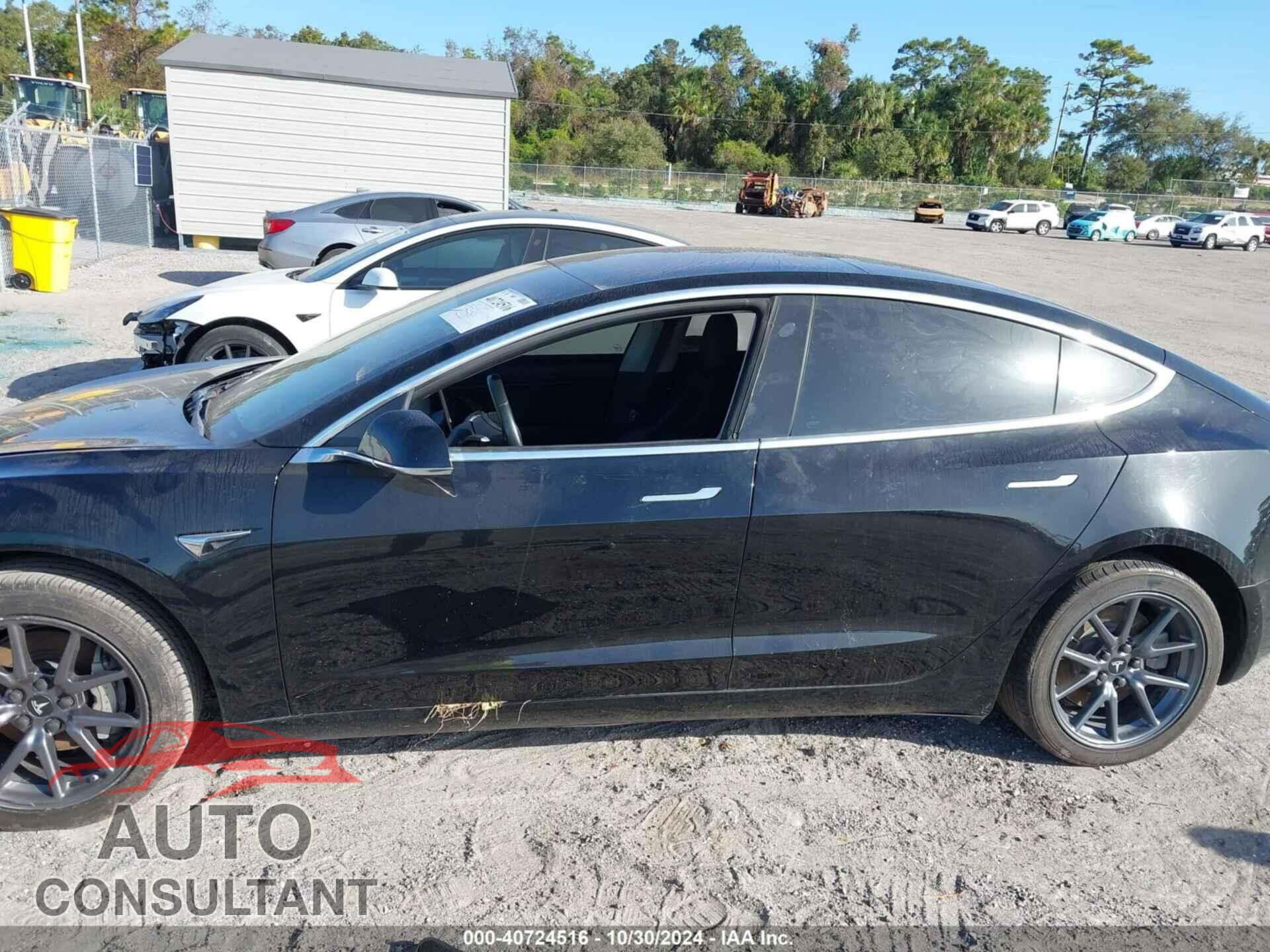 TESLA MODEL 3 2018 - 5YJ3E1EA8JF152889