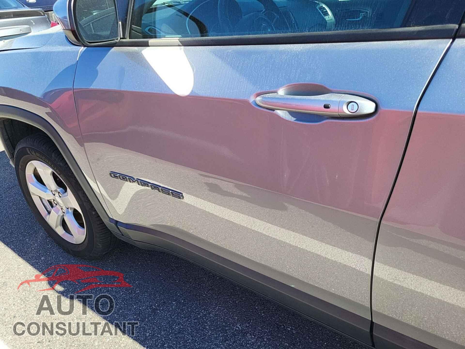 JEEP COMPASS 2018 - 3C4NJDBB8JT112381