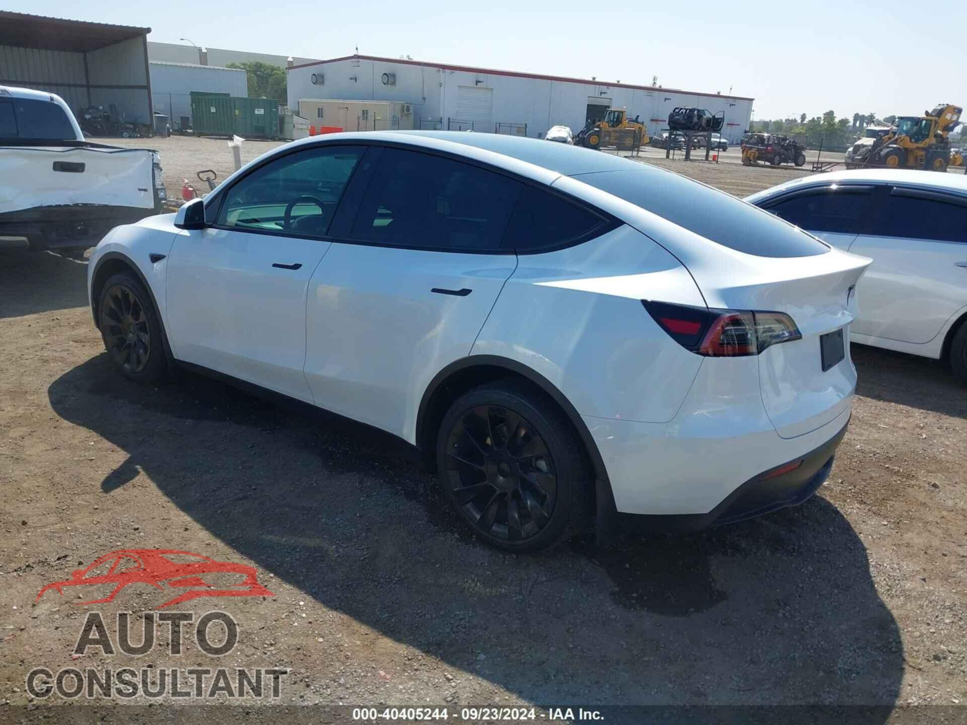 TESLA MODEL Y 2021 - 5YJYGAEE4MF215705