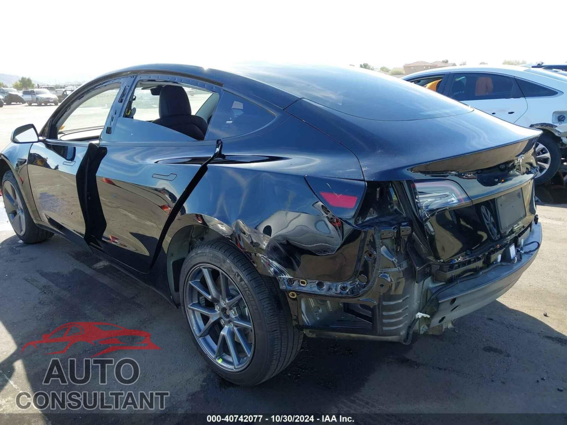 TESLA MODEL 3 2022 - 5YJ3E1EA6NF352191
