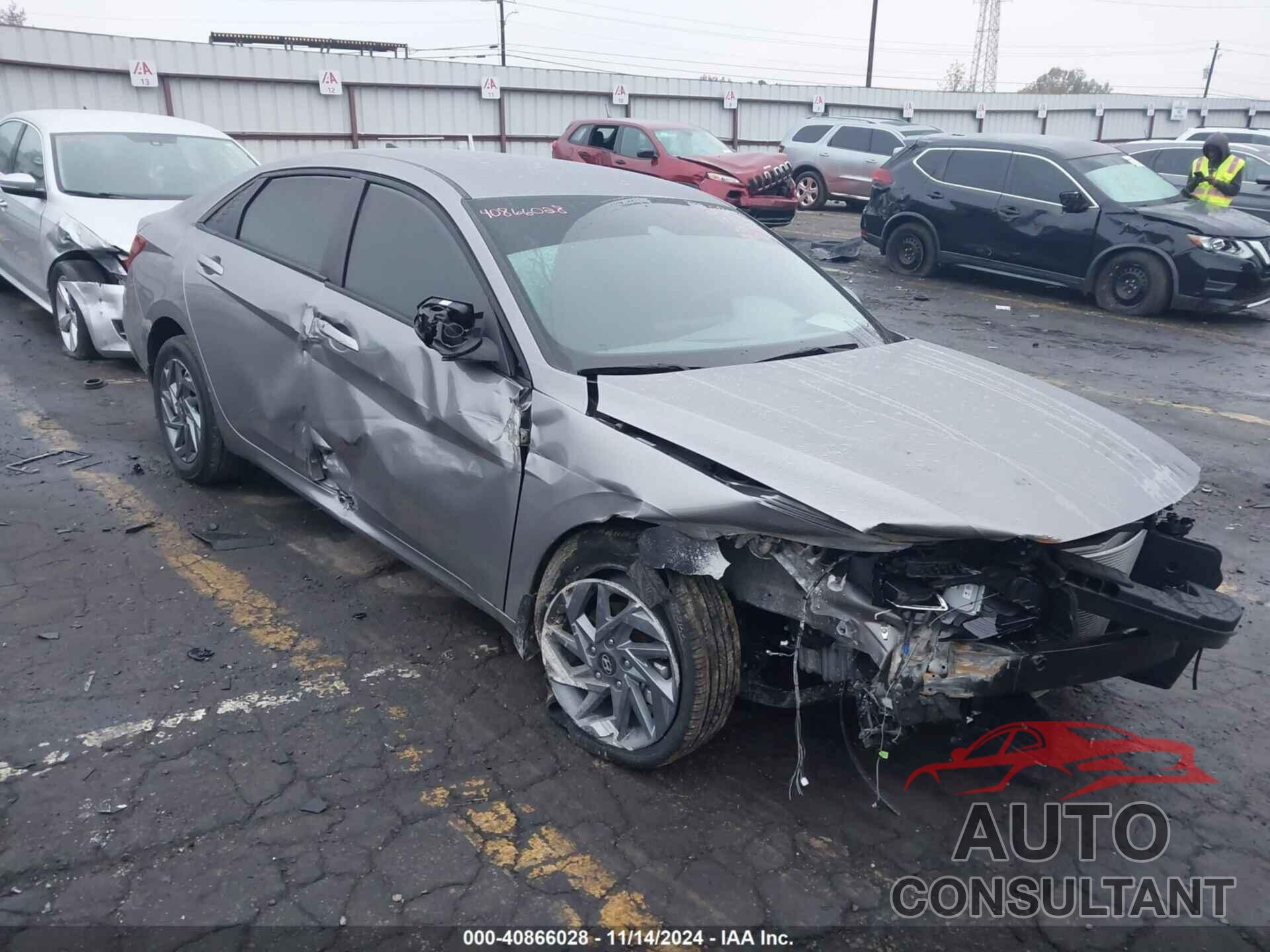 HYUNDAI ELANTRA 2024 - KMHLM4DG3RU828884