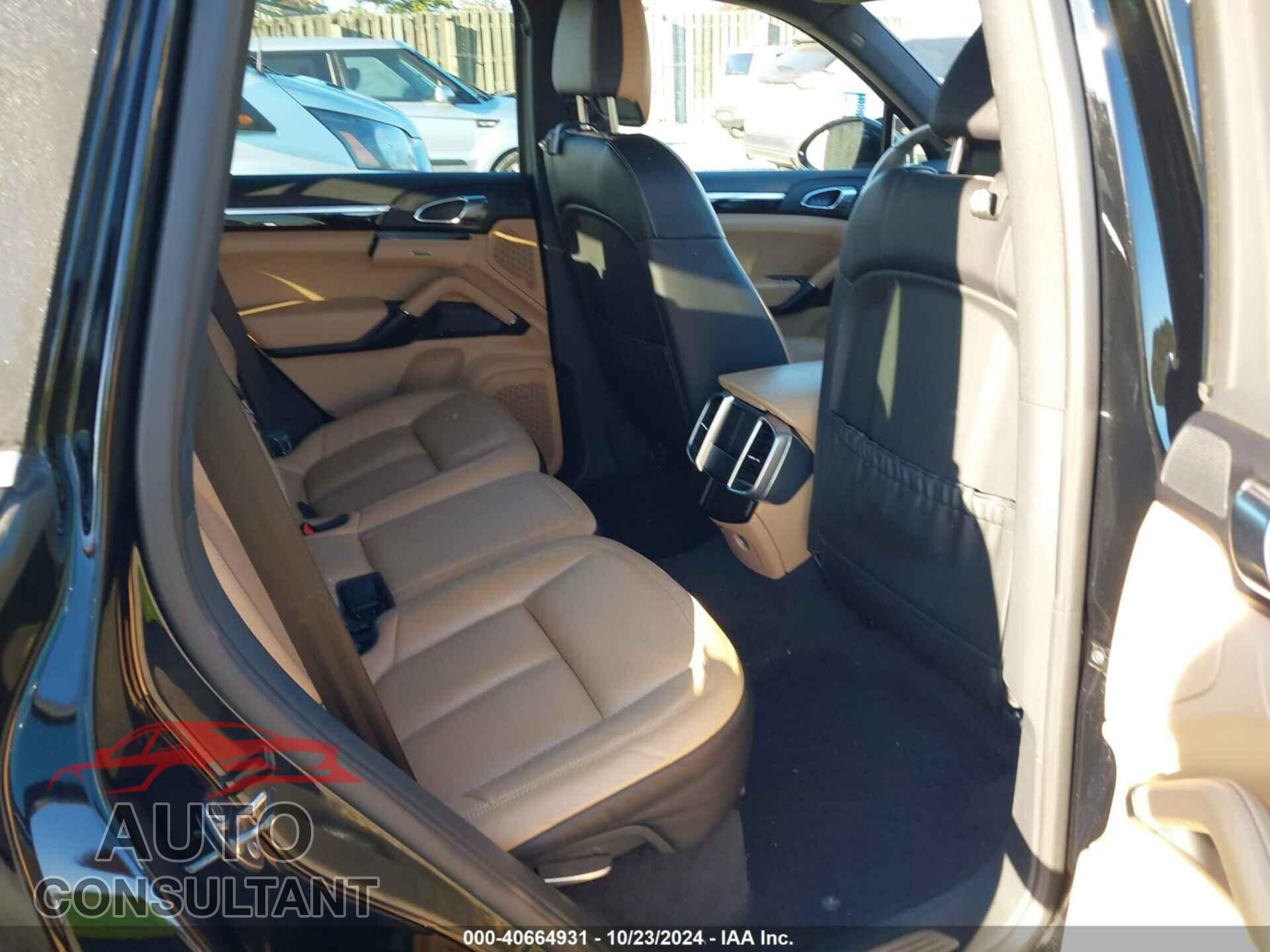 PORSCHE CAYENNE 2016 - WP1AA2A26GLA03683