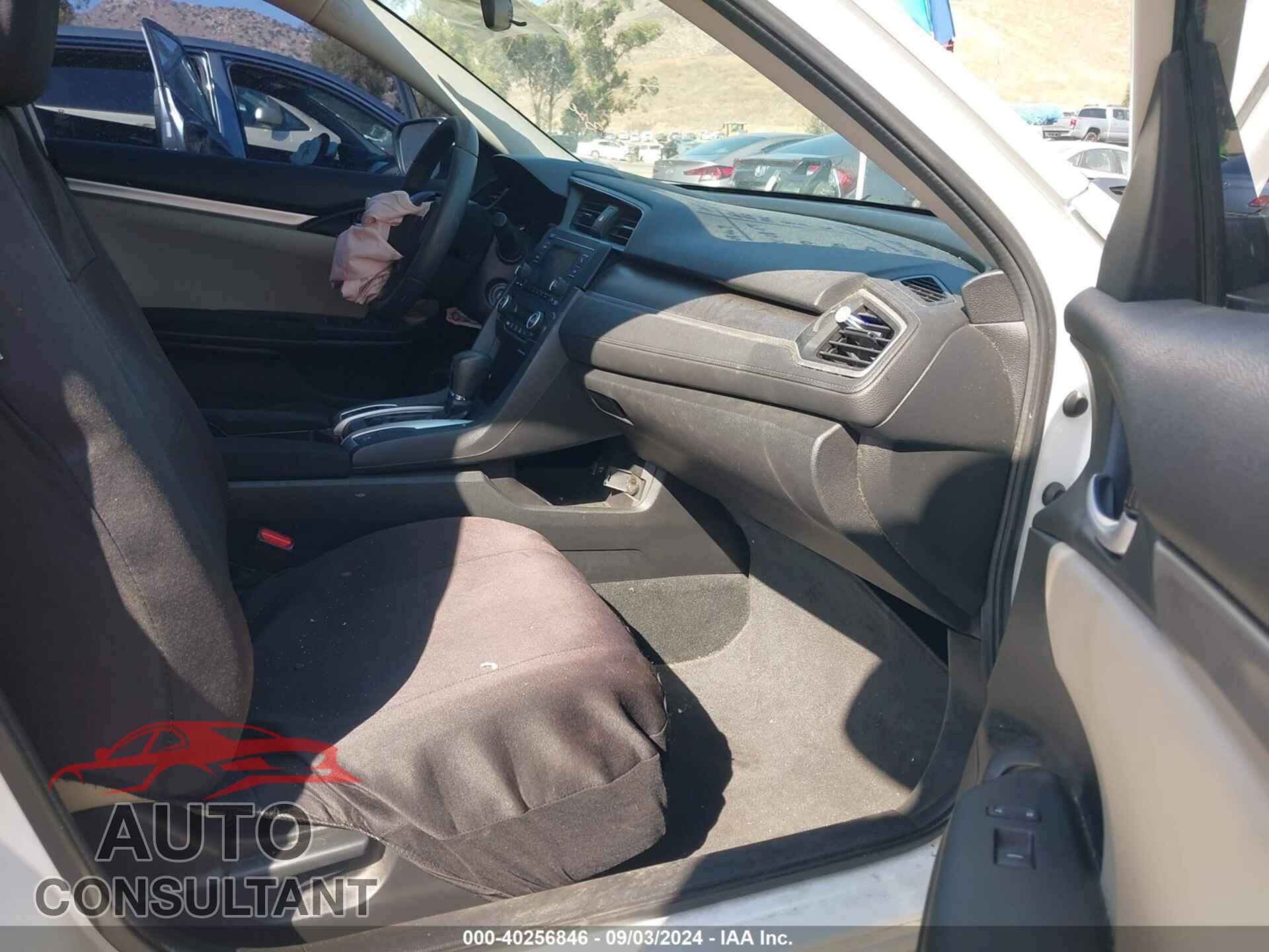 HONDA CIVIC 2018 - 2HGFC2F55JH528843