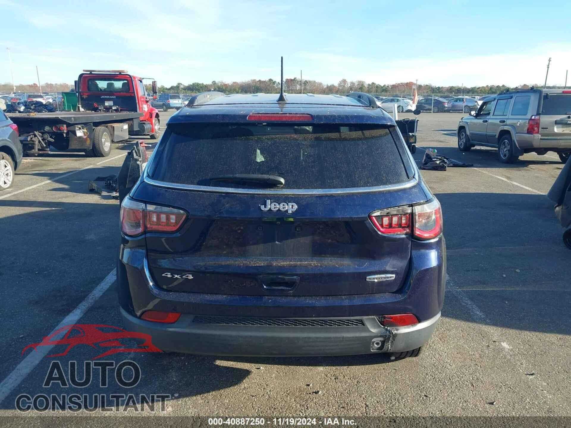 JEEP COMPASS 2018 - 3C4NJDBB1JT223418