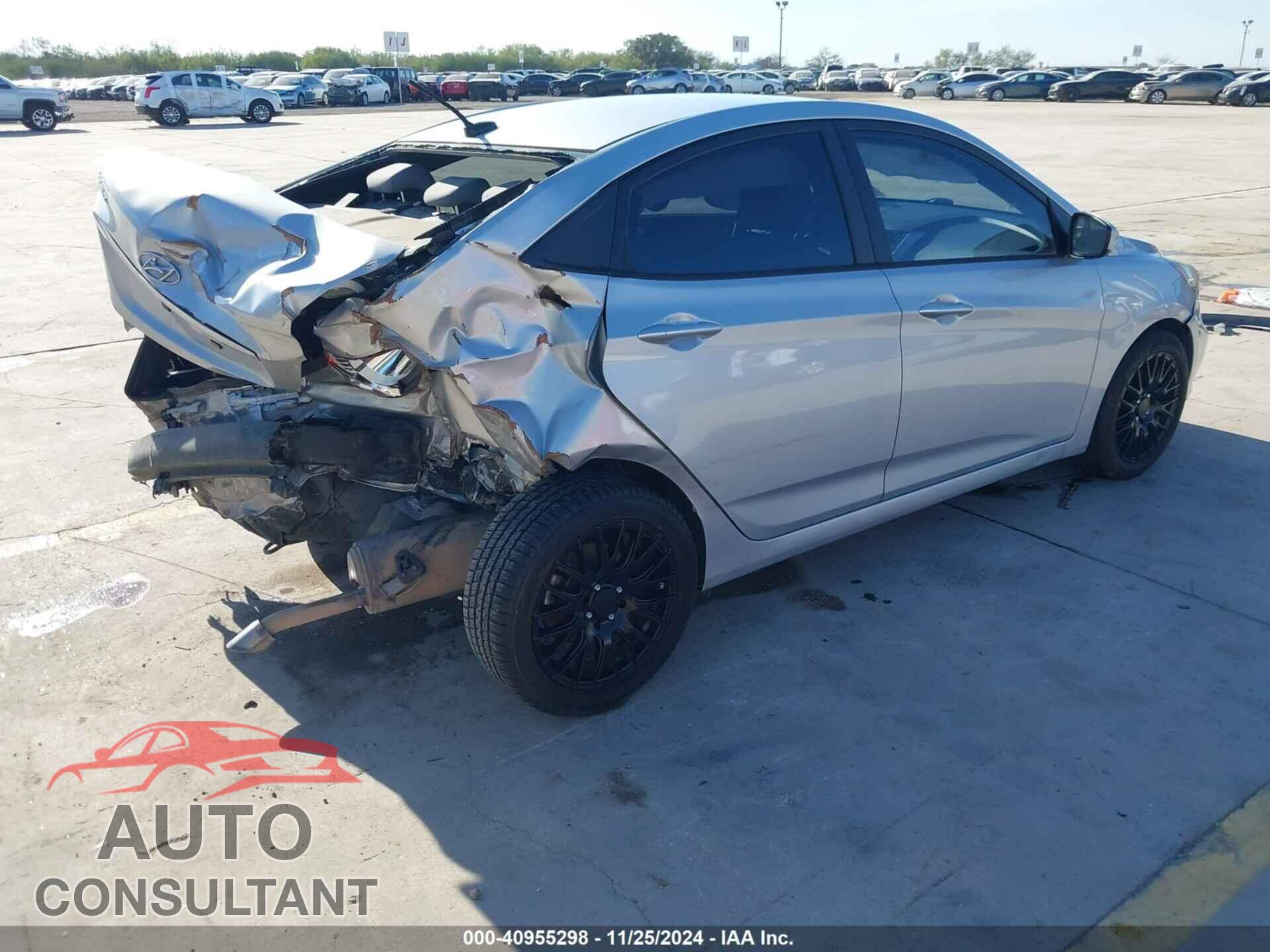 HYUNDAI ACCENT 2013 - KMHCU4AEXDU573808