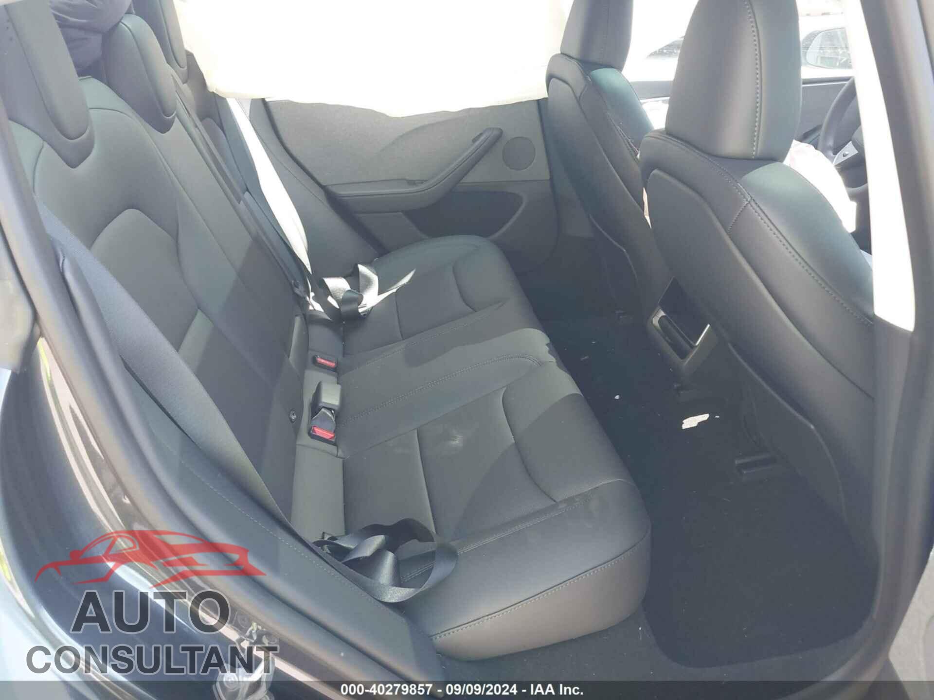 TESLA MODEL 3 2024 - 5YJ3E1EA9RF772243