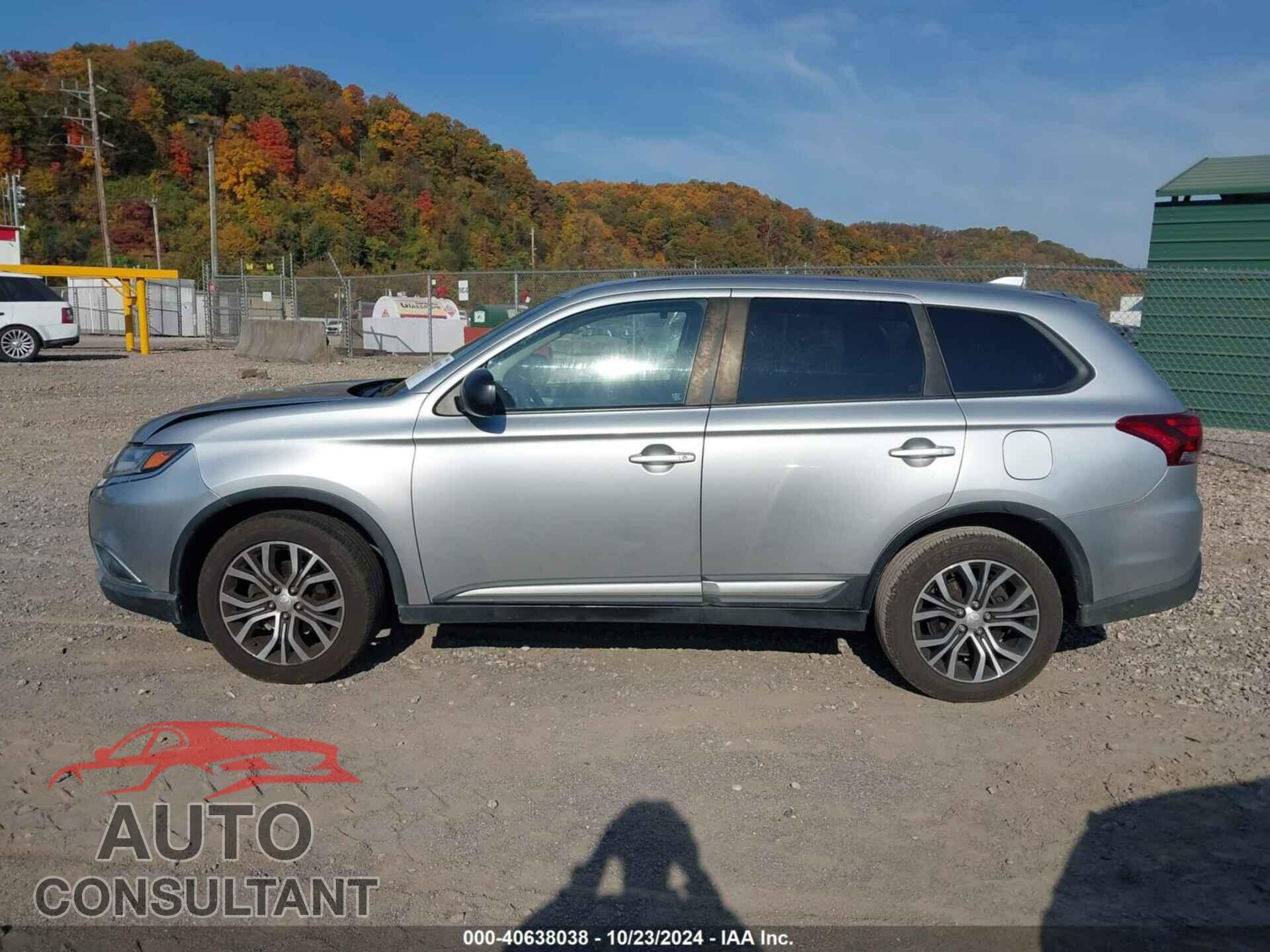MITSUBISHI OUTLANDER 2018 - JA4AD2A35JJ001826
