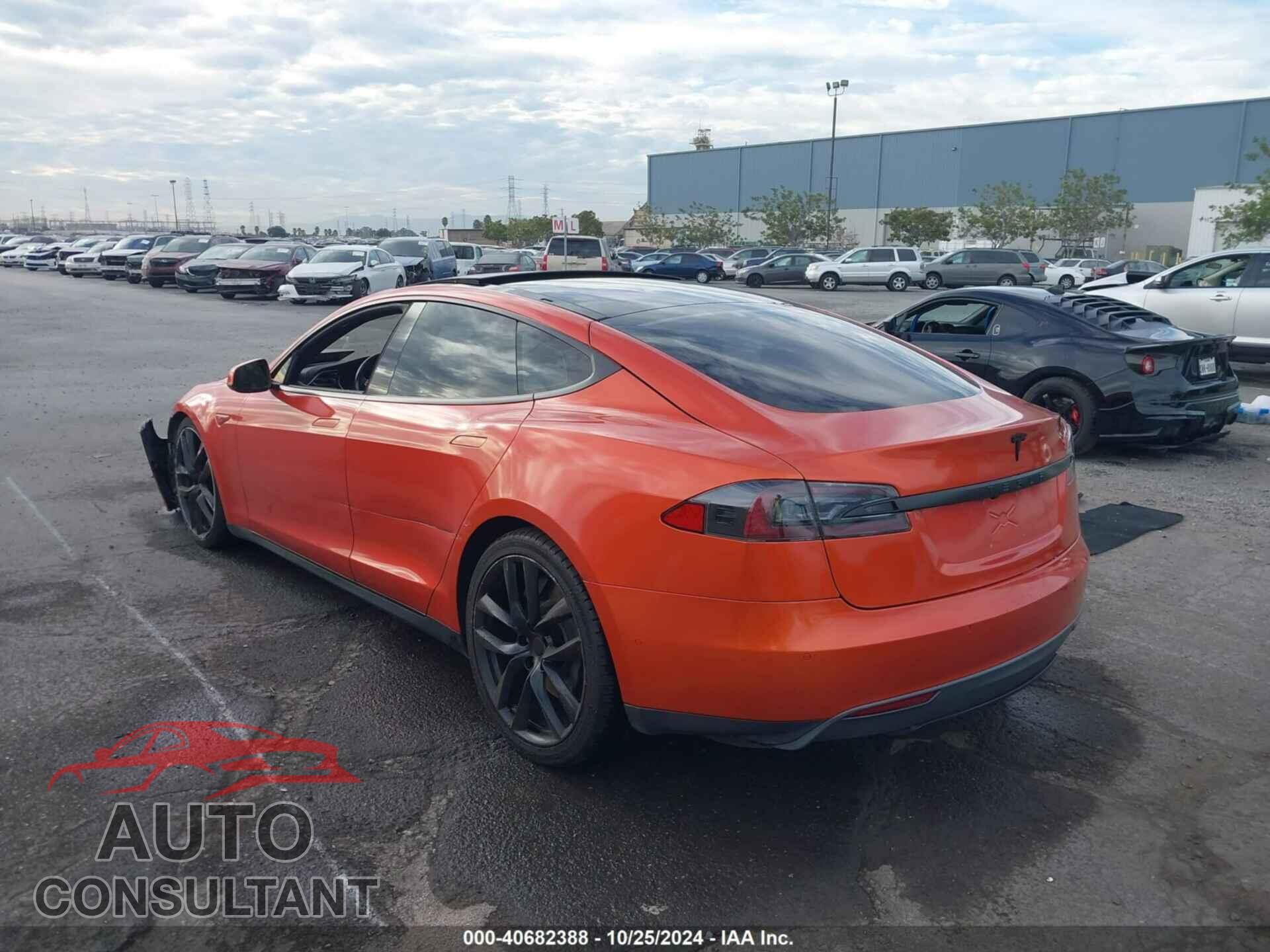 TESLA MODEL S 2015 - 5YJSA1E13FF106126