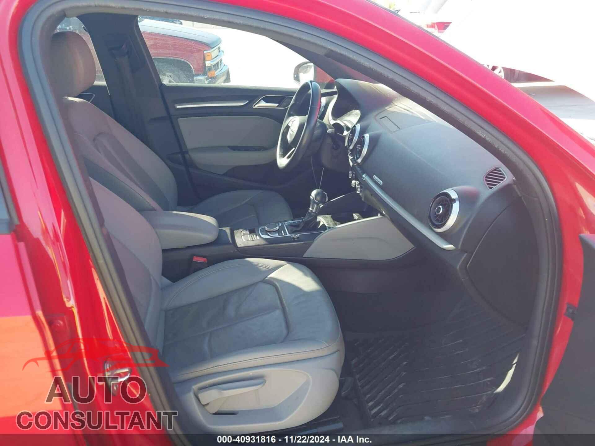 AUDI A3 2018 - WAUB8GFF4J1018192