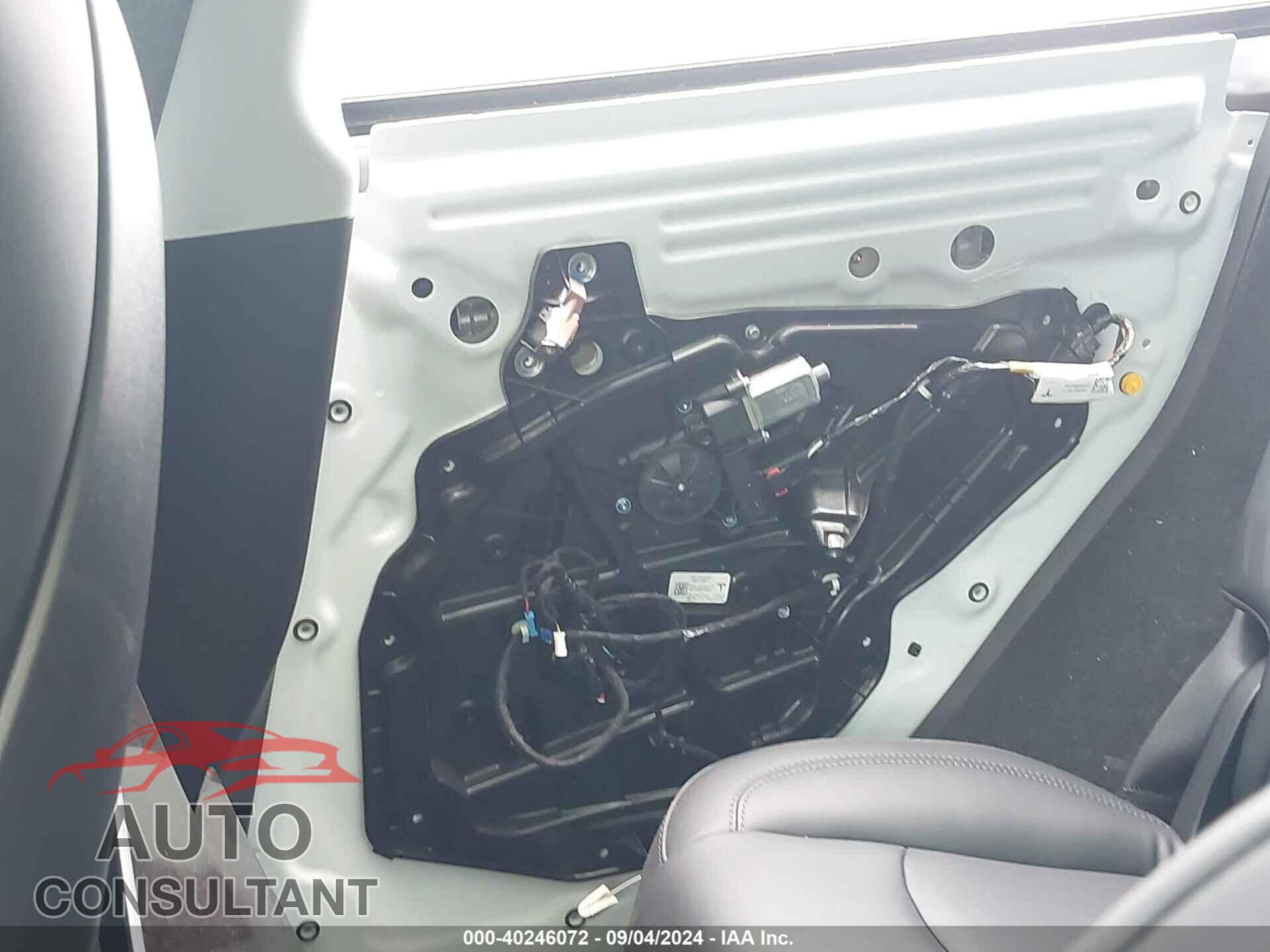 TESLA MODEL Y 2023 - 7SAYGDEE1PA080527