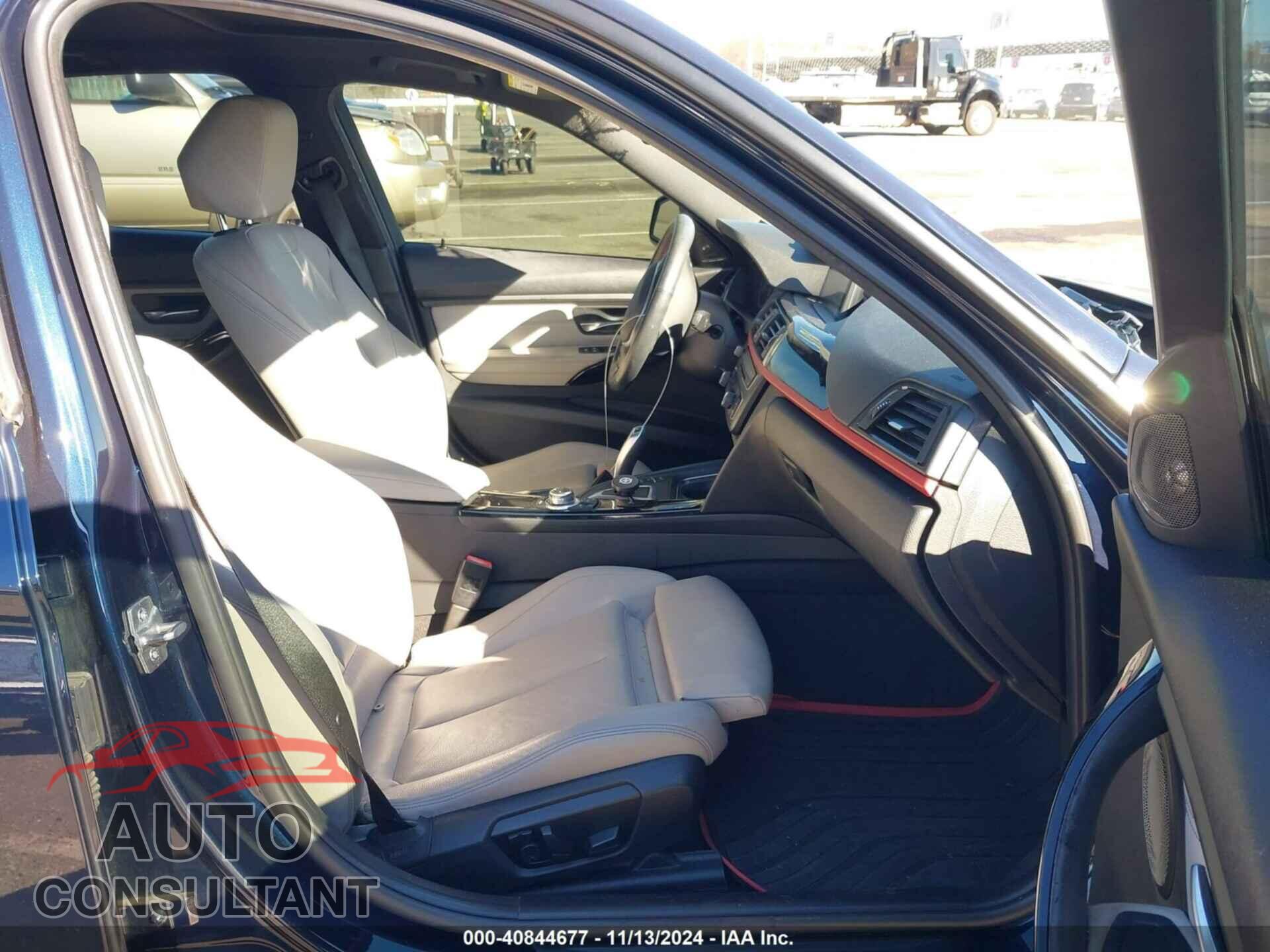 BMW 328I 2013 - WBA3B5C5XDF598092