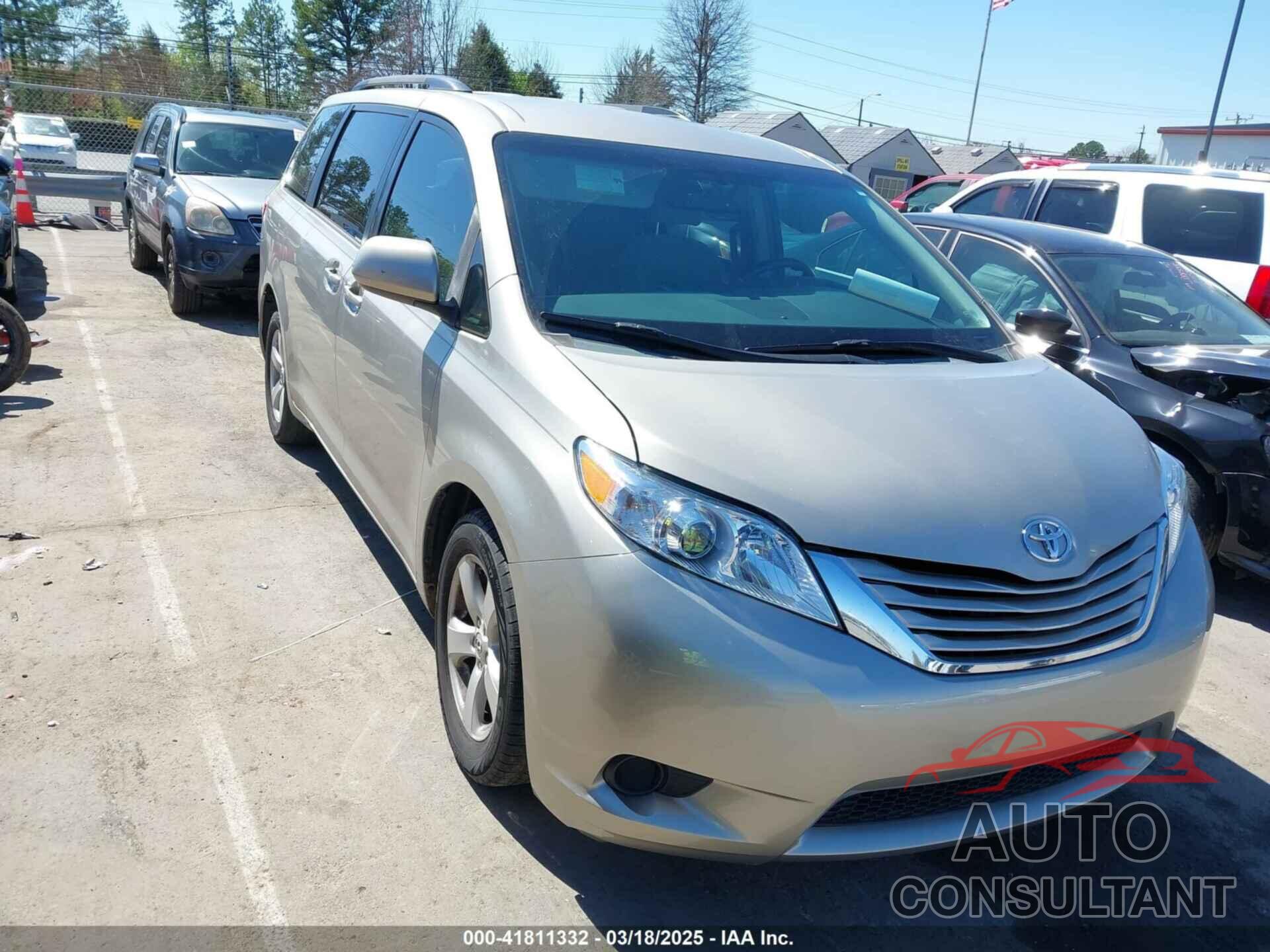 TOYOTA SIENNA 2015 - 5TDKK3DC5FS575418
