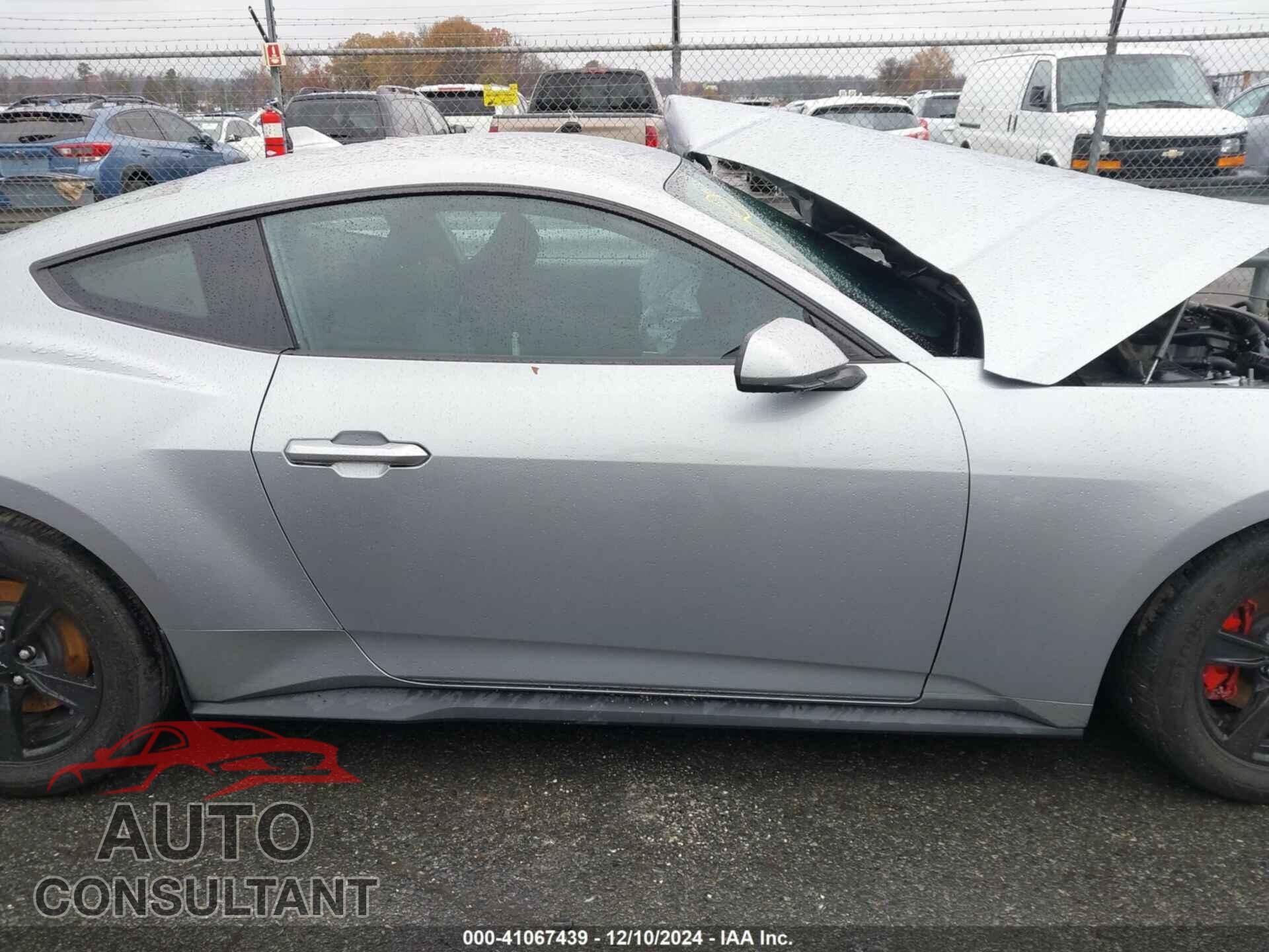 FORD MUSTANG 2024 - 1FA6P8TH8R5108202