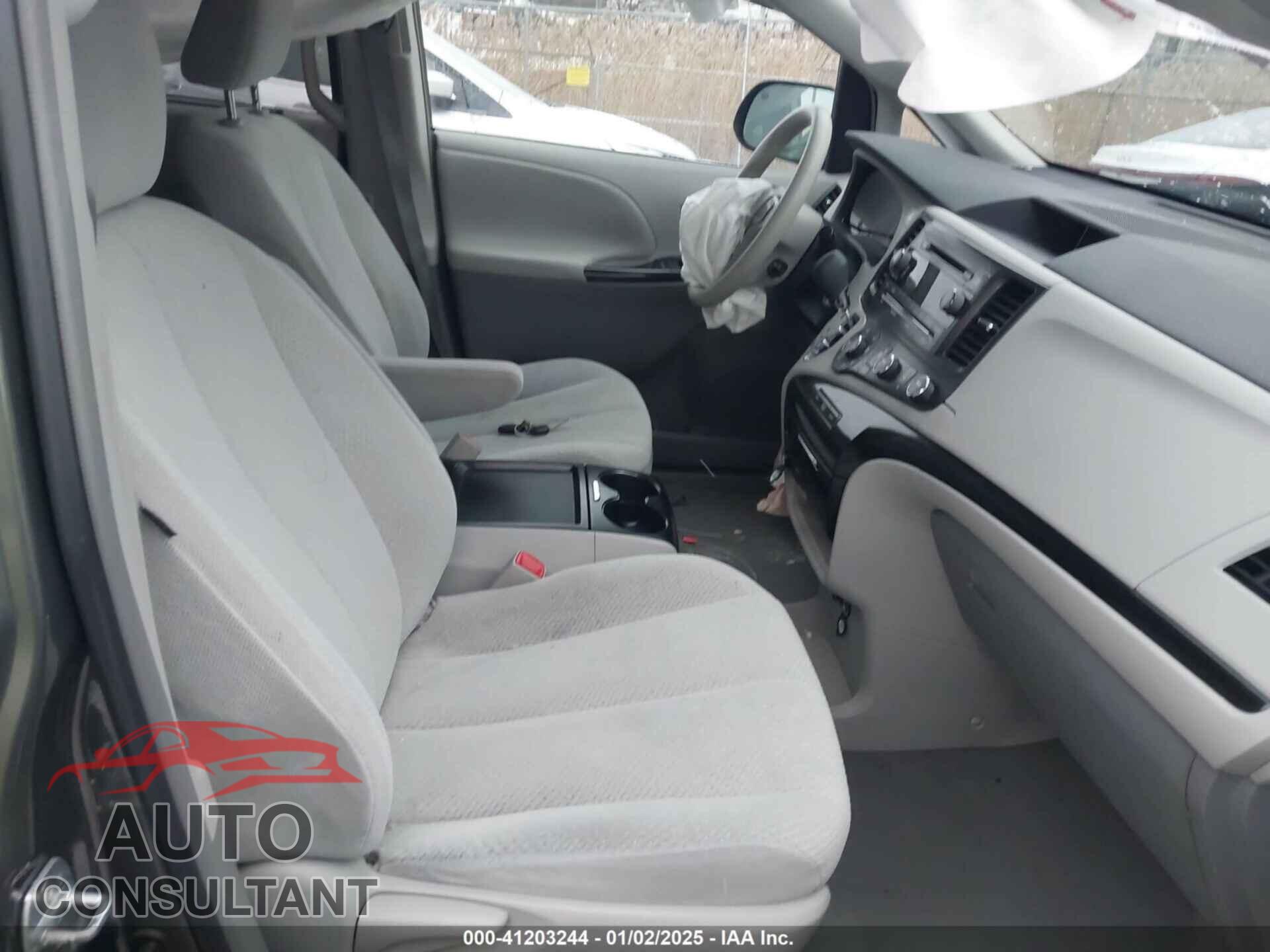 TOYOTA SIENNA 2011 - 5TDKK3DC4BS038985