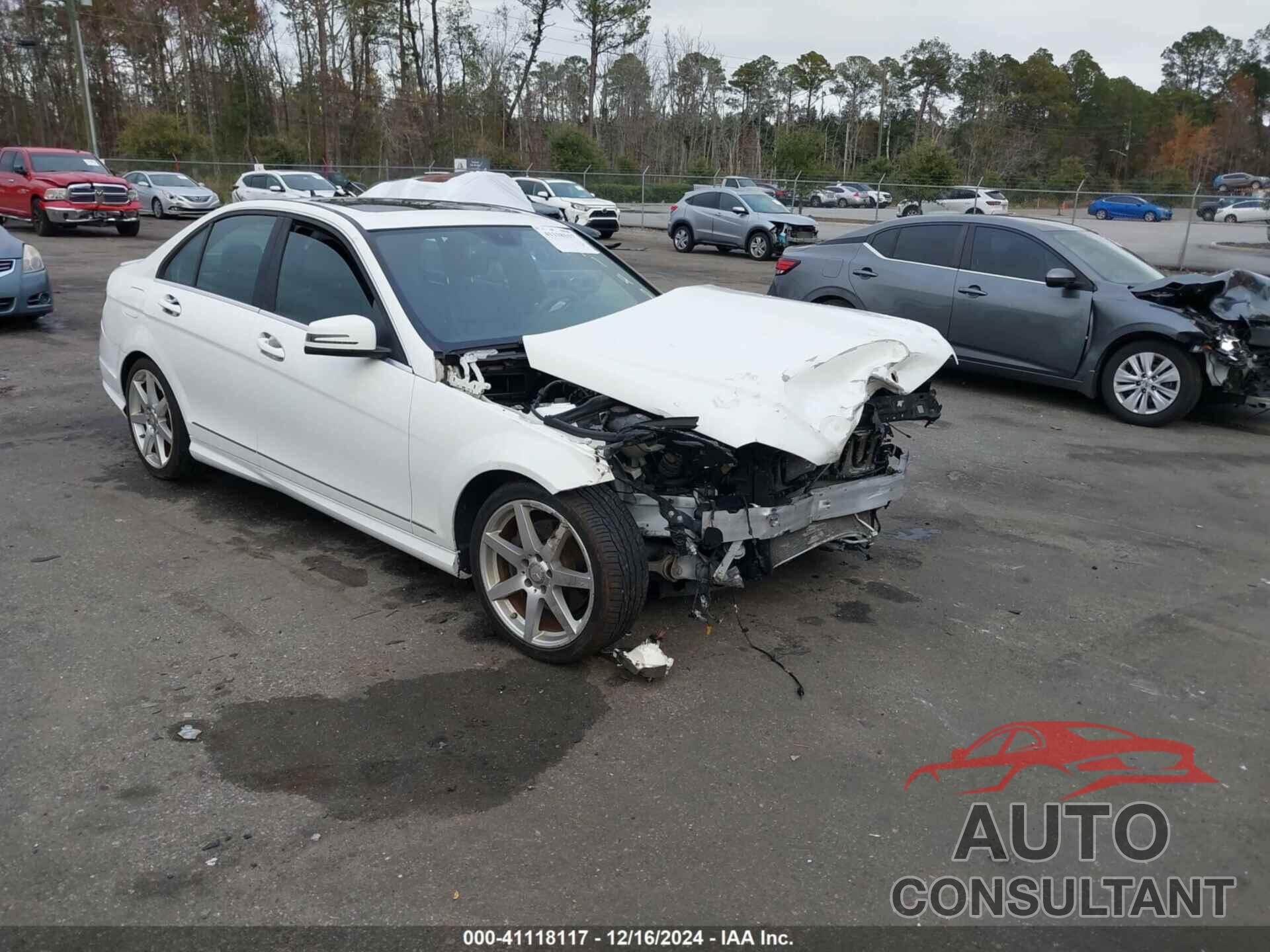 MERCEDES-BENZ C 350 2013 - WDDGF5HB6DA812148