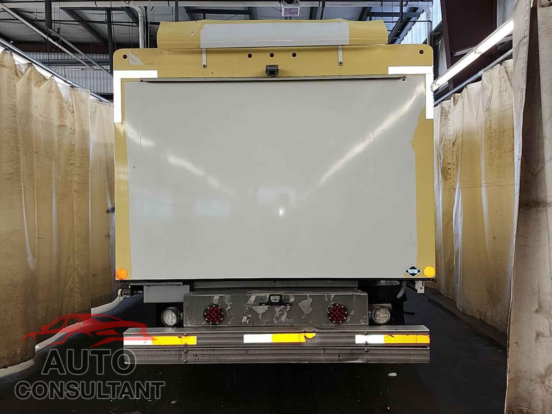 FORD E-450 CUTAWAY 2018 - 1FDXE4FS8JDC24929