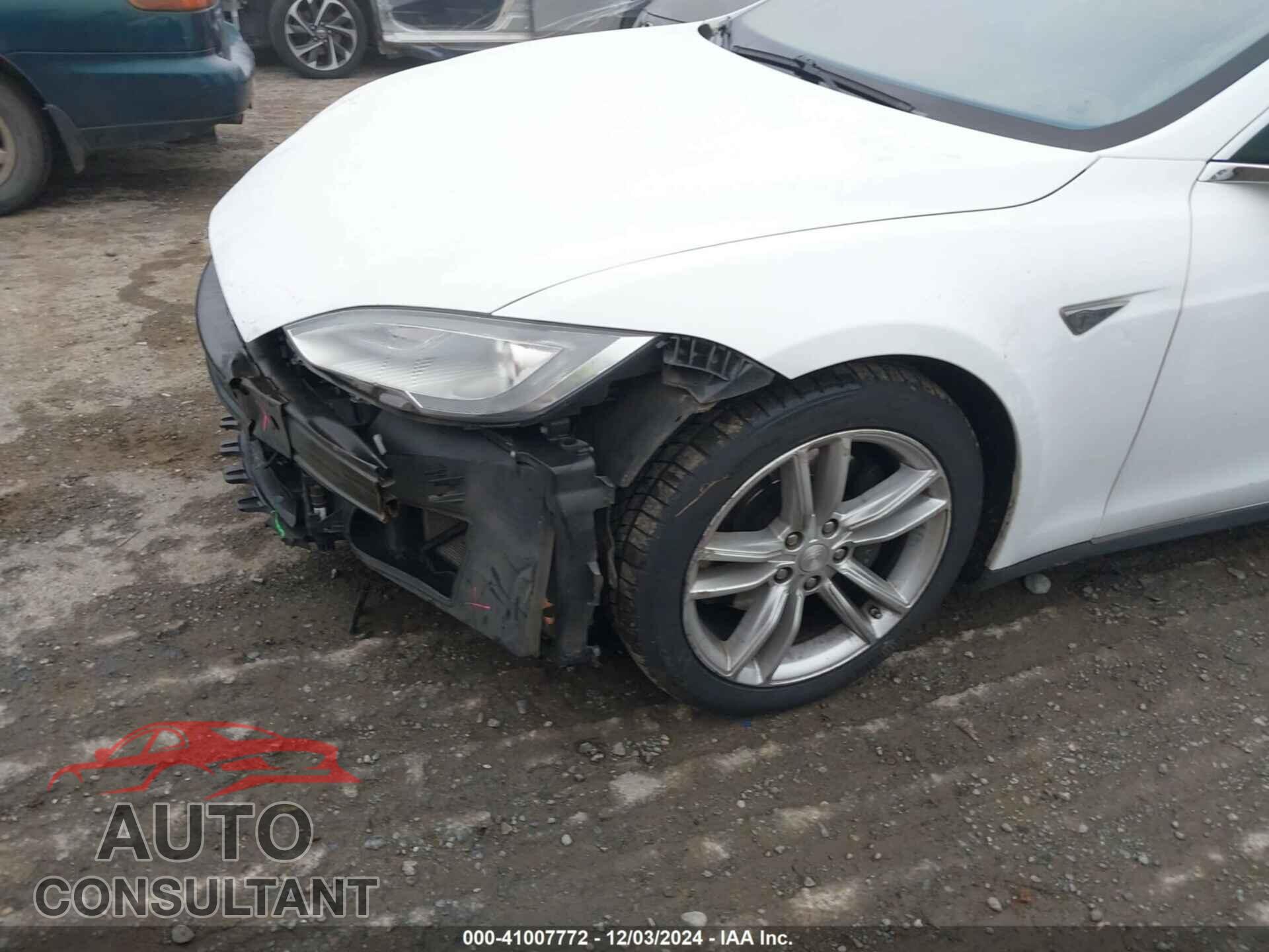 TESLA MODEL S 2015 - 5YJSA1E2XFF111896