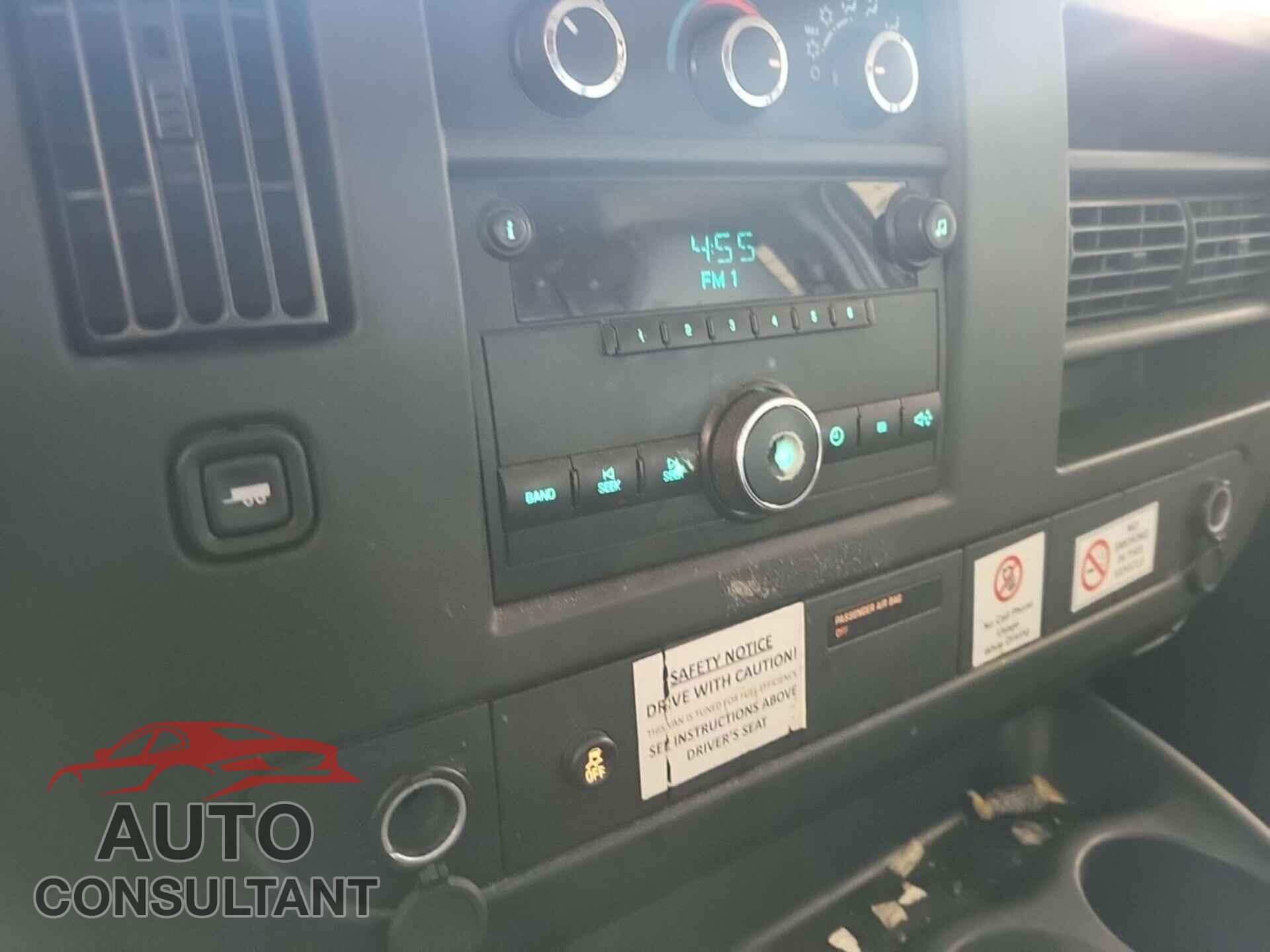 CHEVROLET EXPRESS G1500 2014 - 1GCSGAFX1E1155432