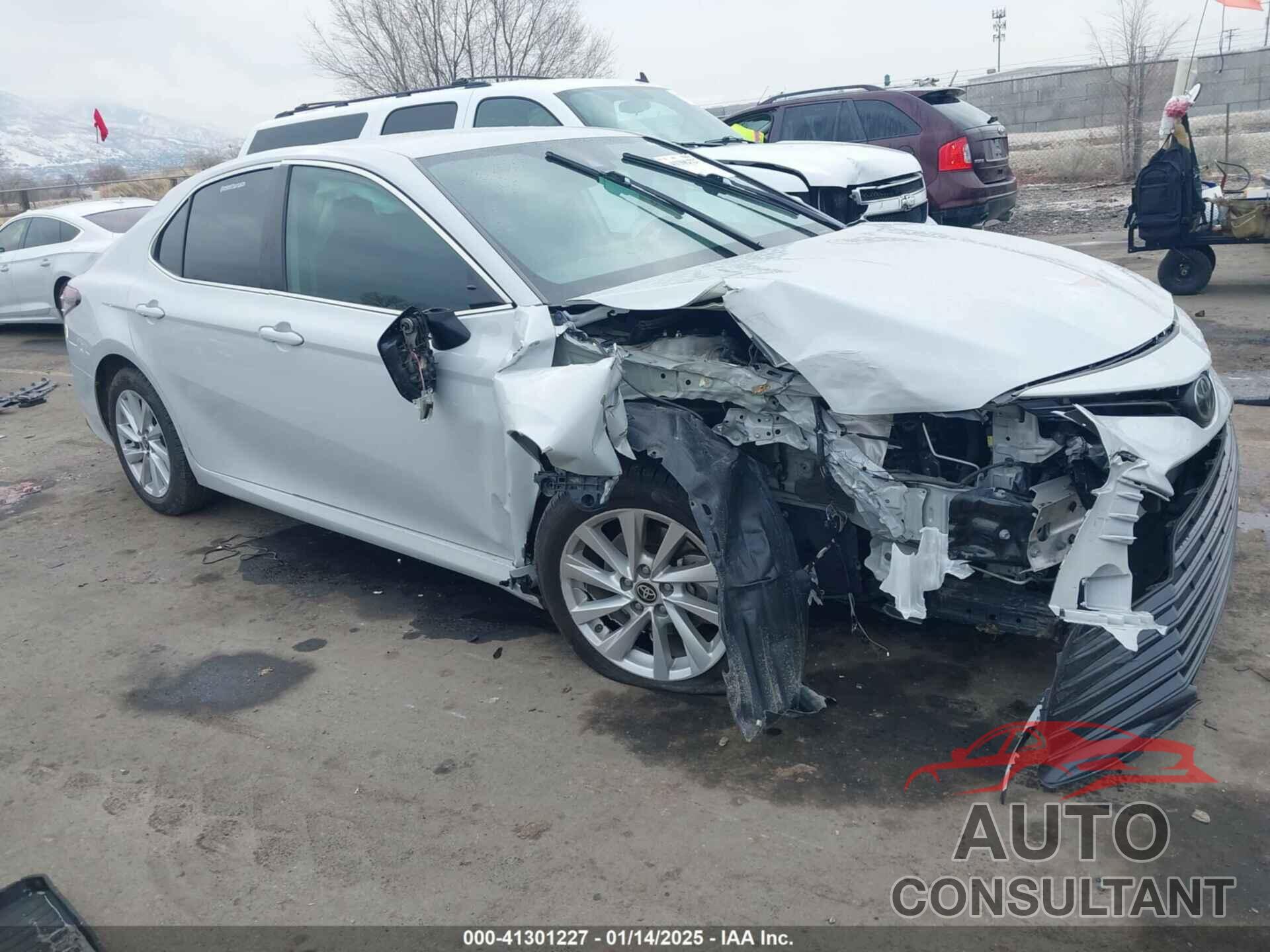 TOYOTA CAMRY 2022 - 4T1C11BK1NU053963