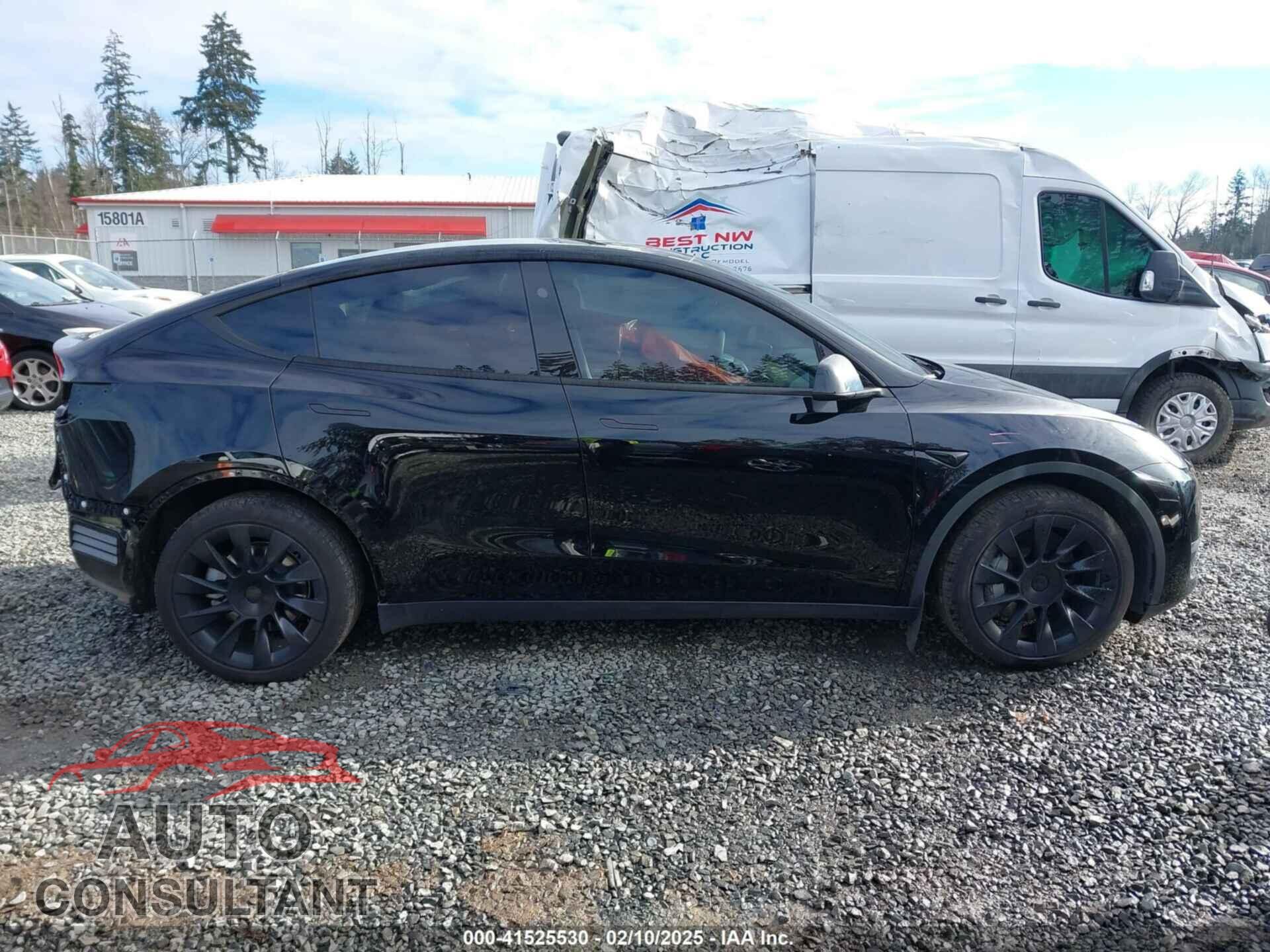 TESLA MODEL Y 2023 - 7SAYGDED7PF946984