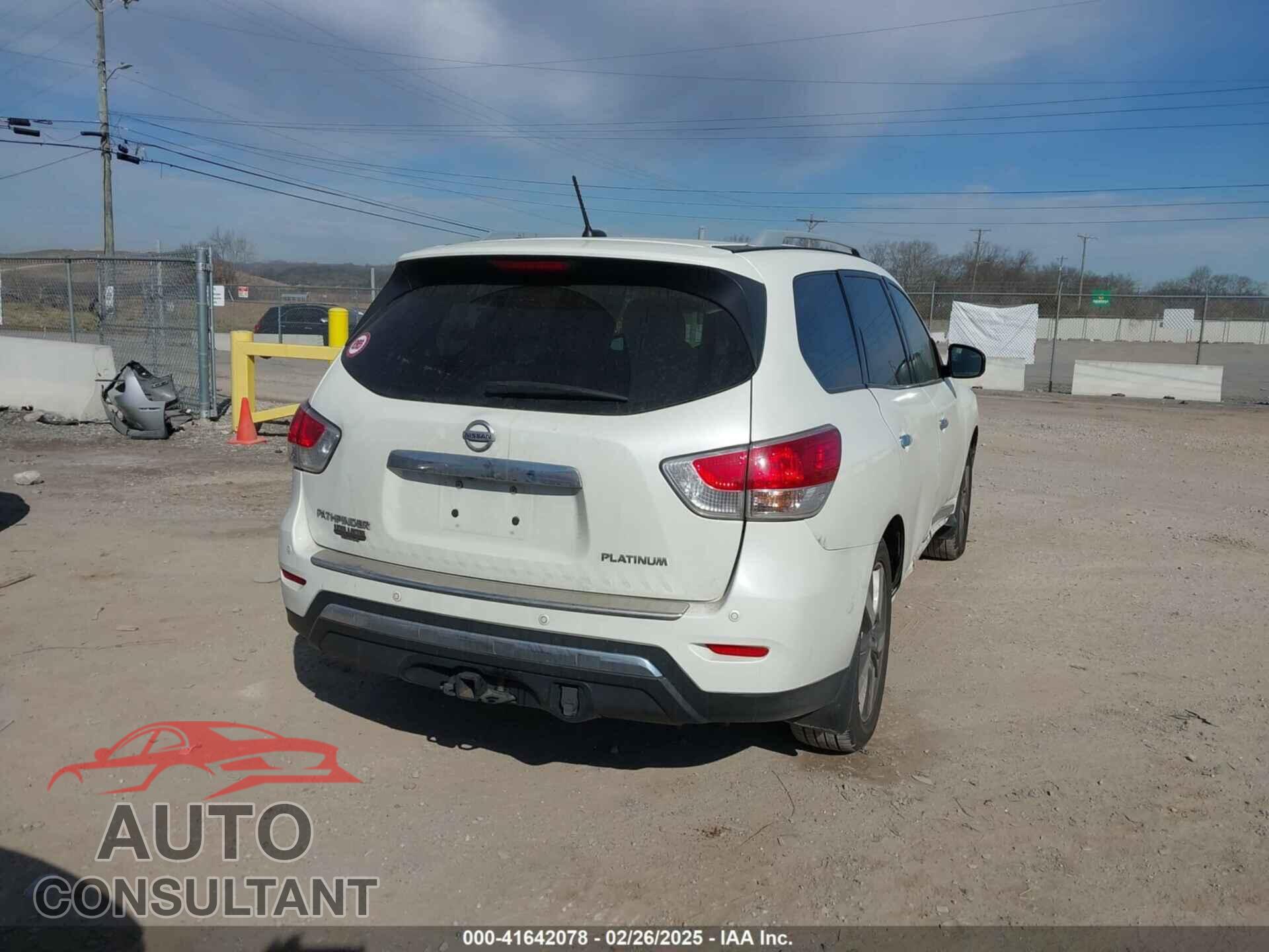 NISSAN PATHFINDER 2015 - 5N1AR2MN4FC634202