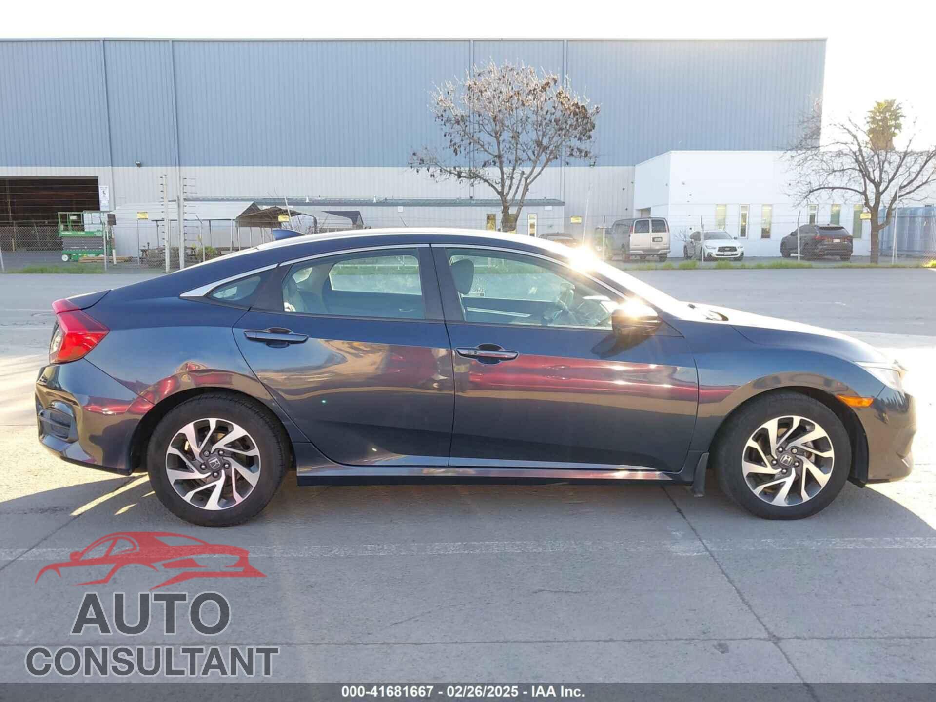 HONDA CIVIC 2017 - 19XFC2F76HE208856