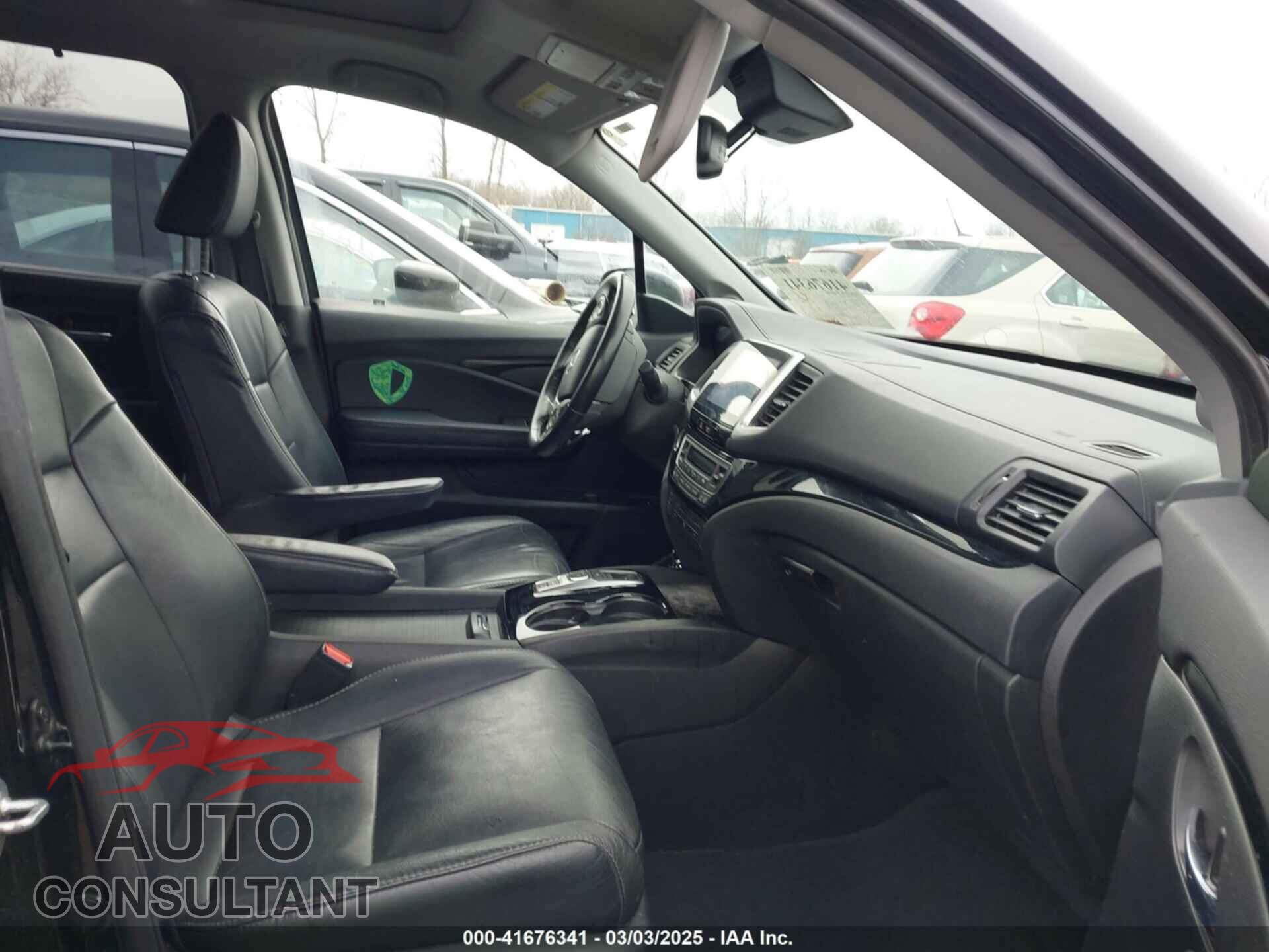HONDA PILOT 2017 - 5FNYF6H97HB078487