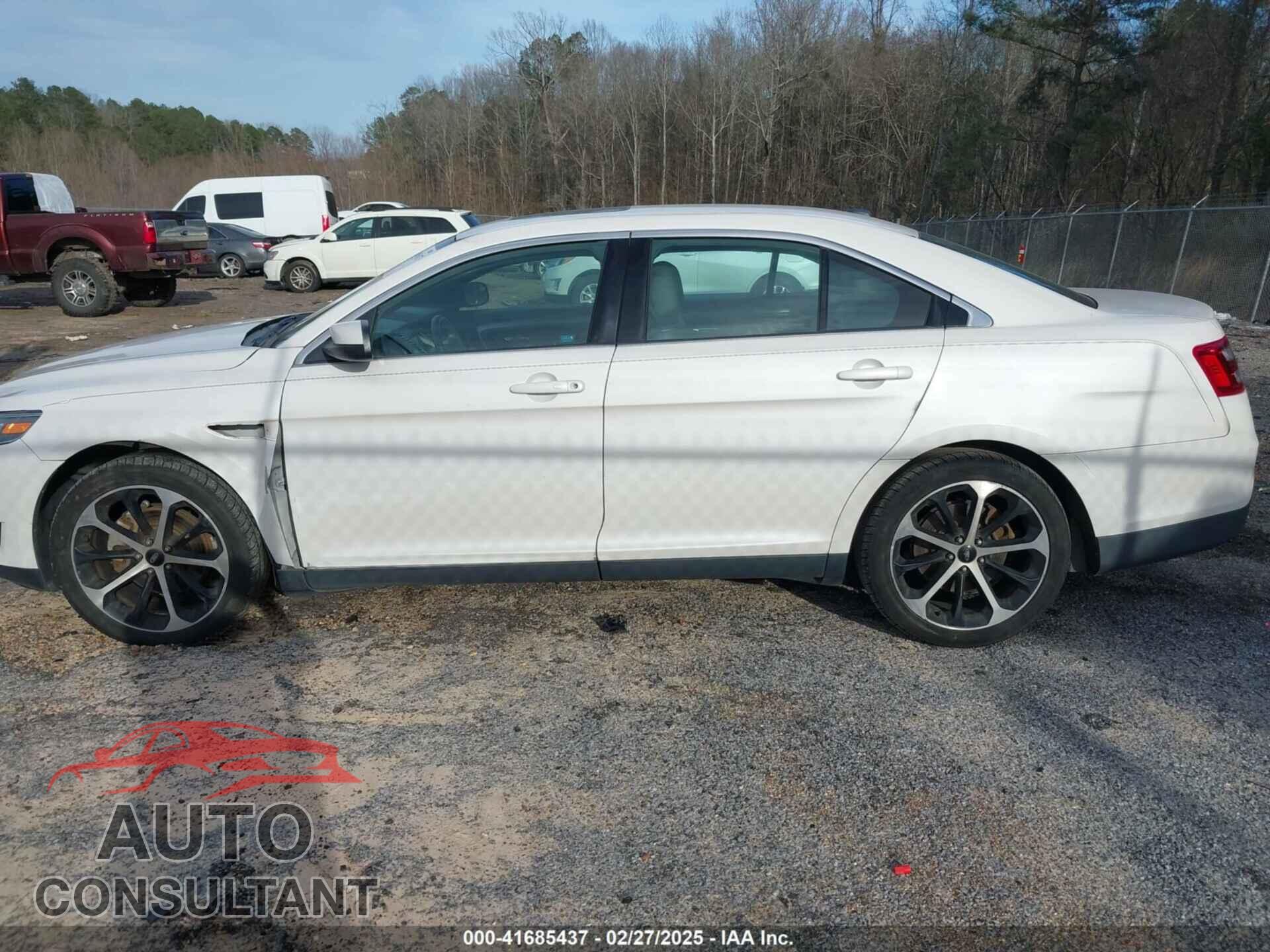 FORD TAURUS 2015 - 1FAHP2E88FG188037