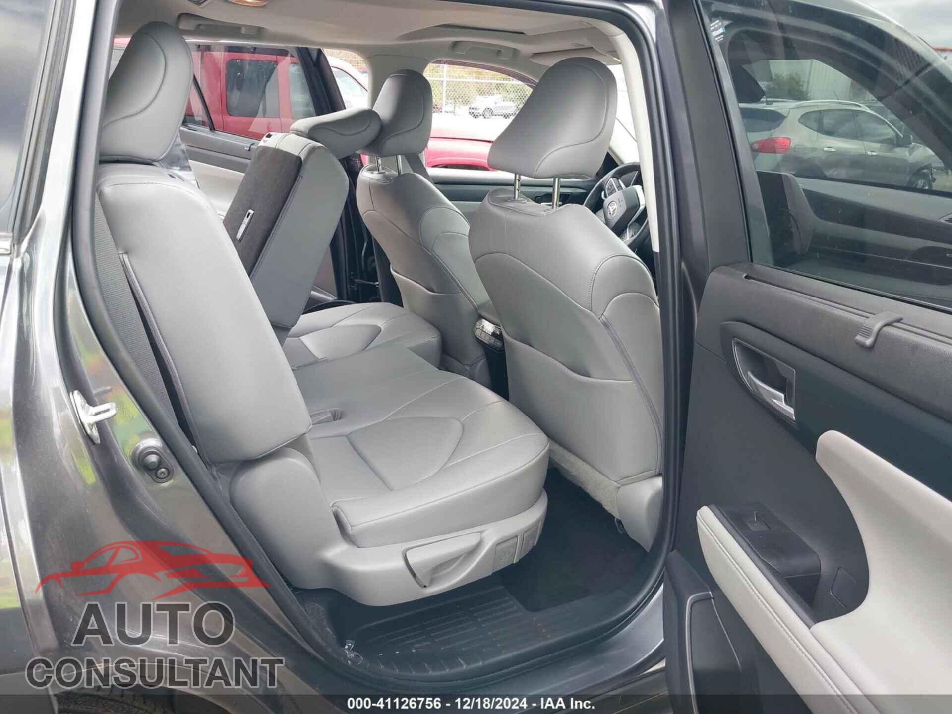 TOYOTA HIGHLANDER 2023 - 5TDKDRAH2PS003754