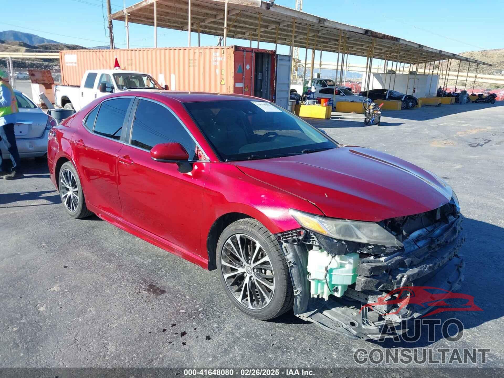 TOYOTA CAMRY 2018 - 4T1B11HK5JU543500
