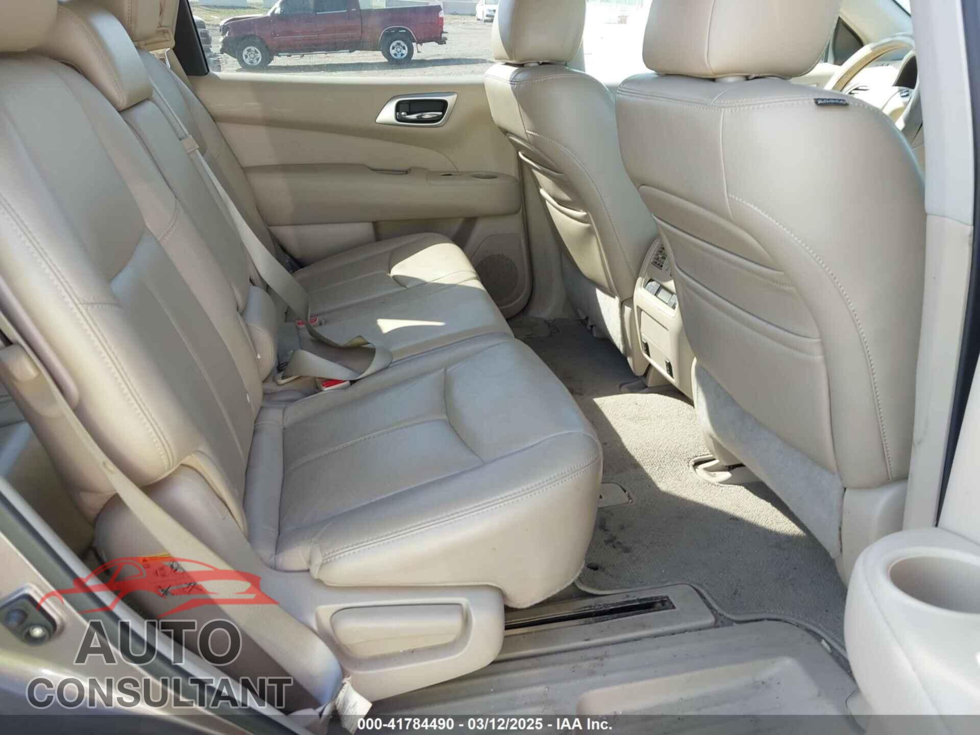 NISSAN PATHFINDER 2013 - 5N1AR2MN3DC656012
