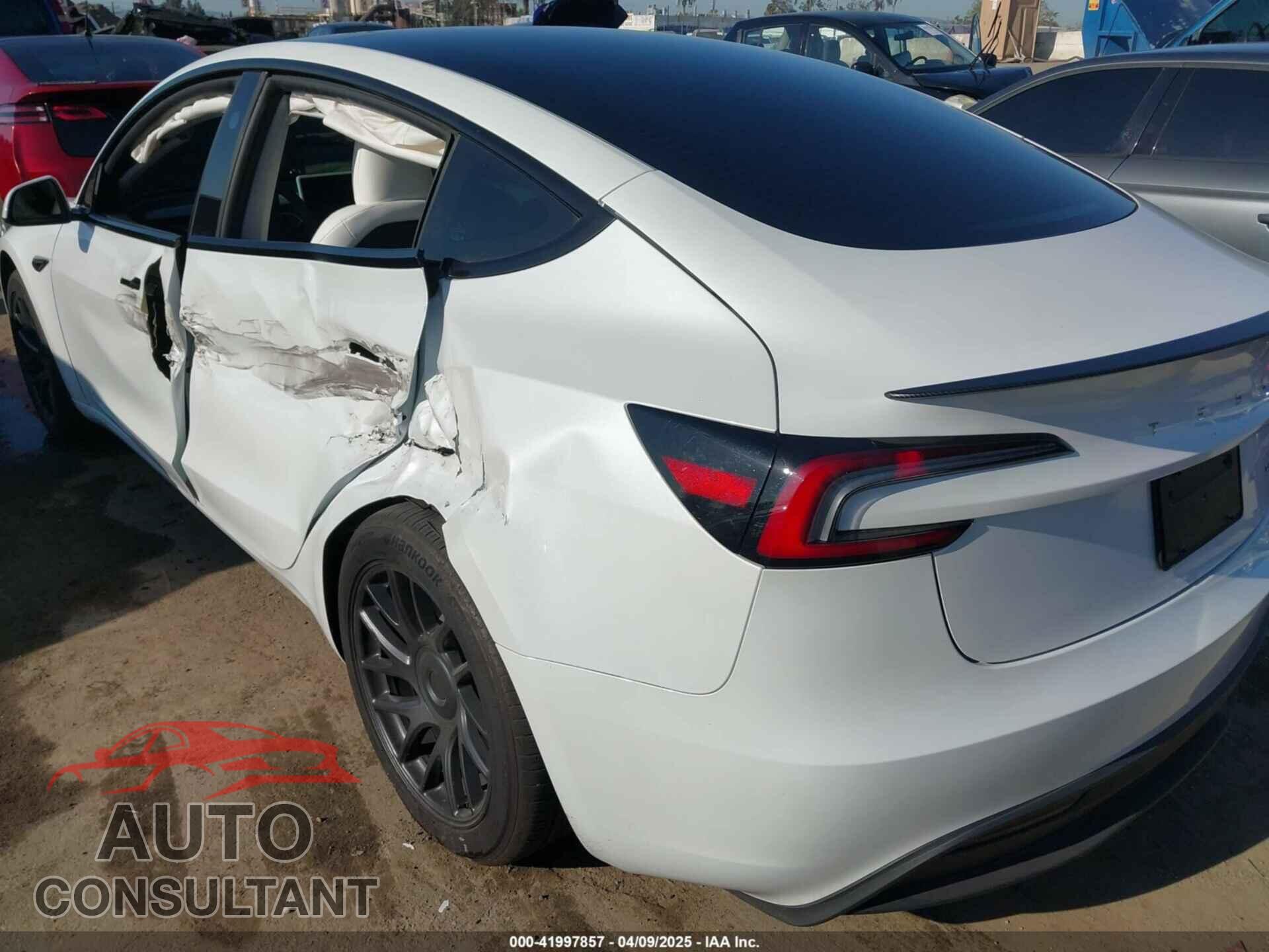 TESLA MODEL 3 2024 - 5YJ3E1EB0RF822603