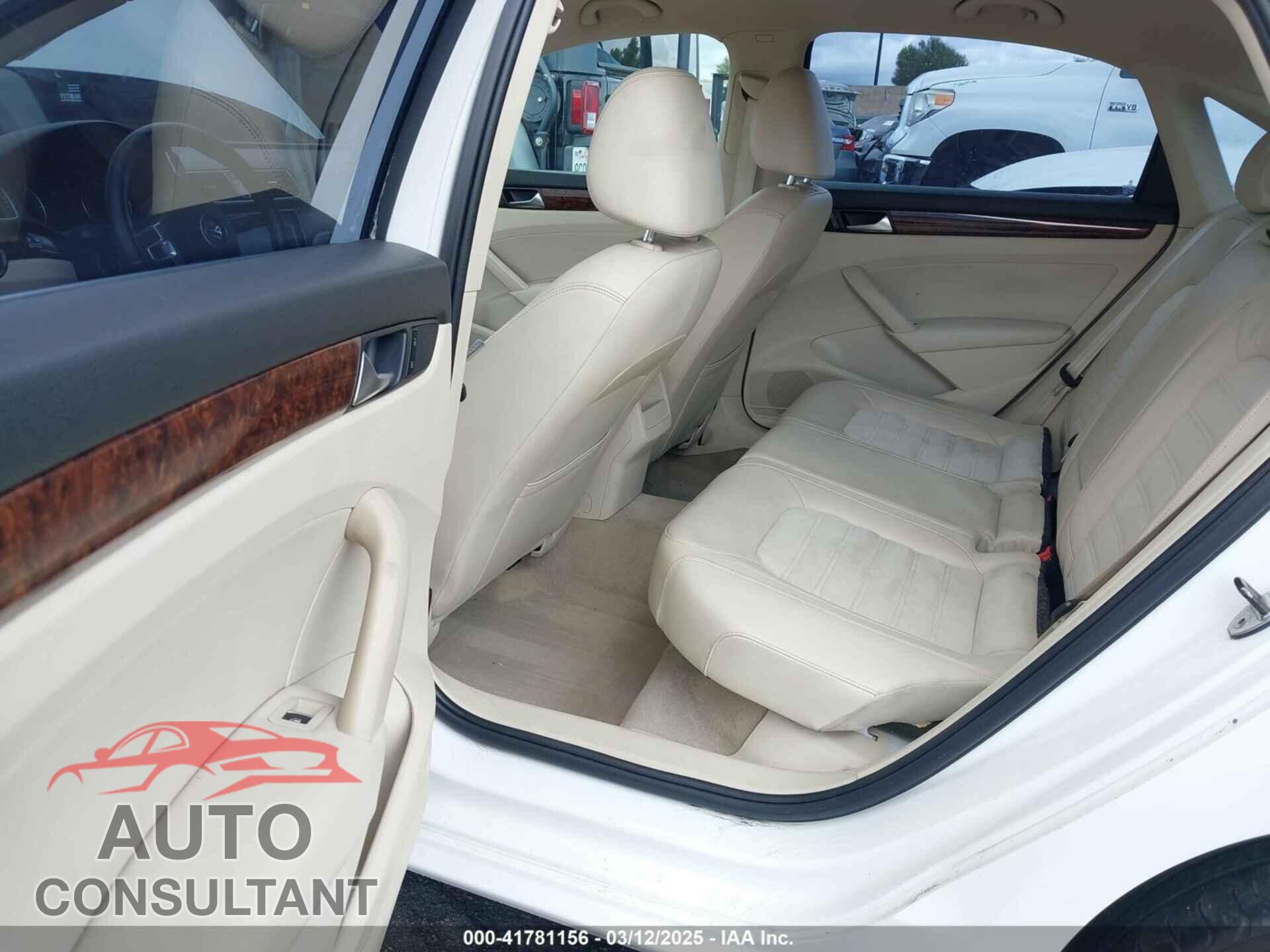 VOLKSWAGEN PASSAT 2012 - 1VWCN7A34CC016962