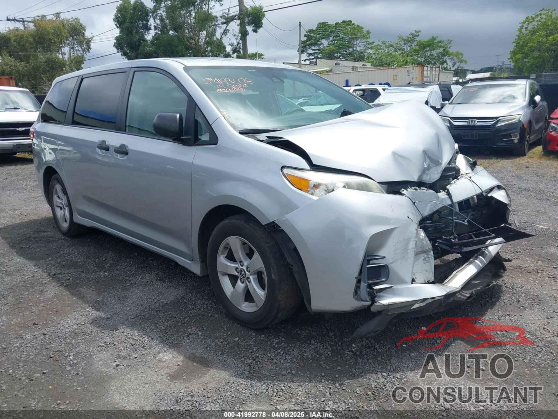 TOYOTA SIENNA 2019 - 5TDZZ3DC2KS005851