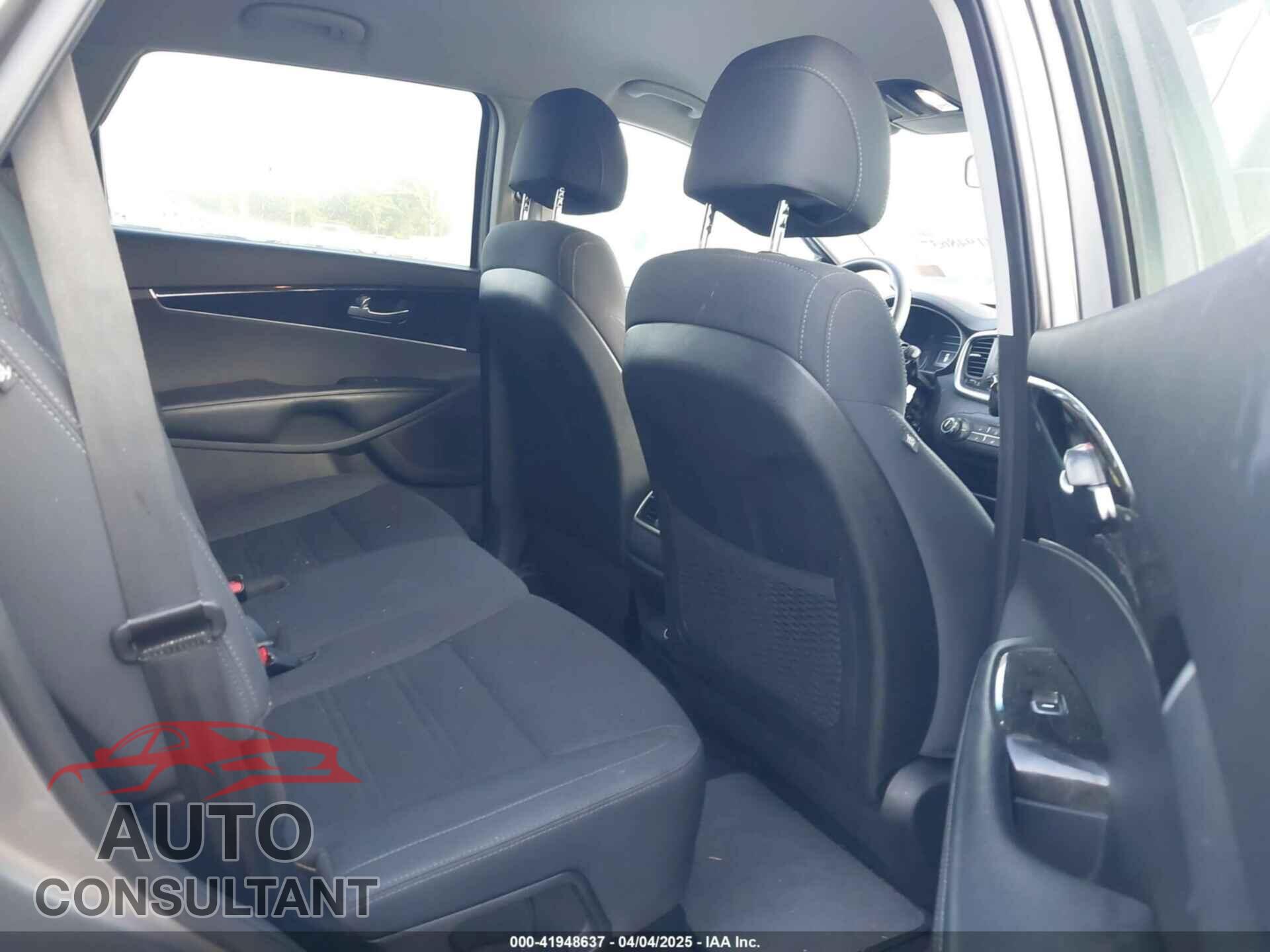 KIA SORENTO 2017 - 5XYPG4A36HG259429