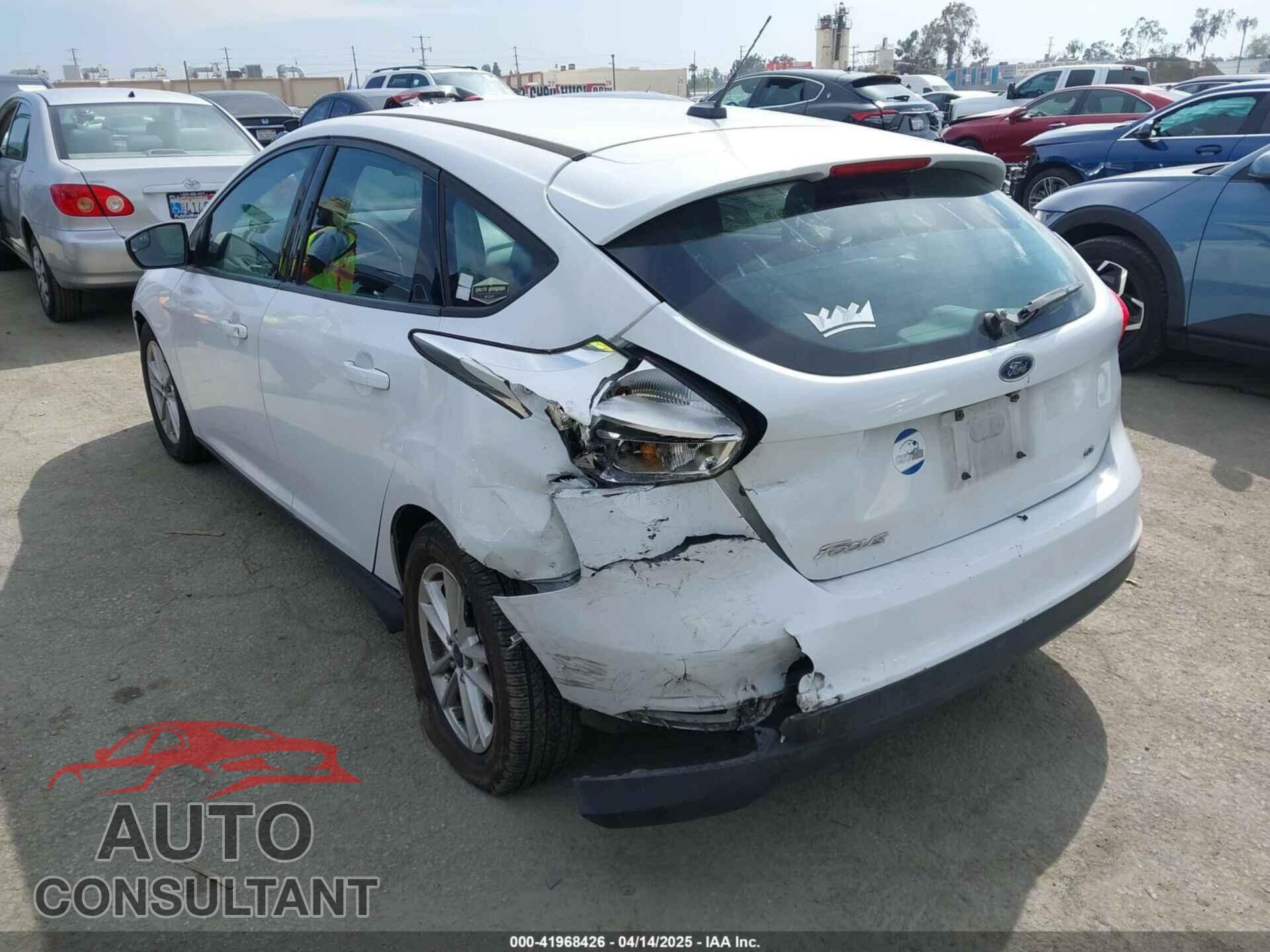 FORD FOCUS 2015 - 1FADP3K22FL315960