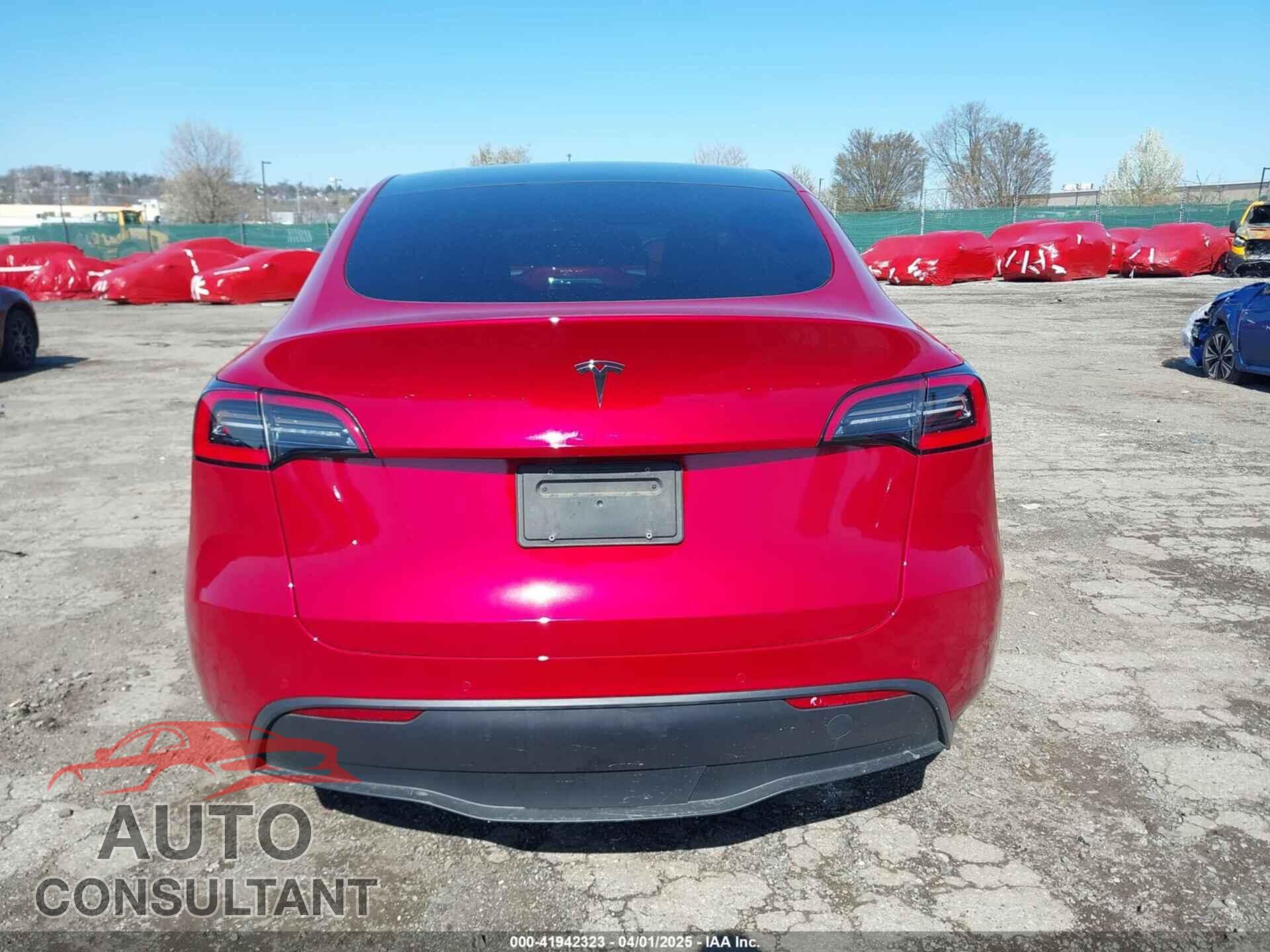 TESLA MODEL Y 2021 - 5YJYGDED1MF111410