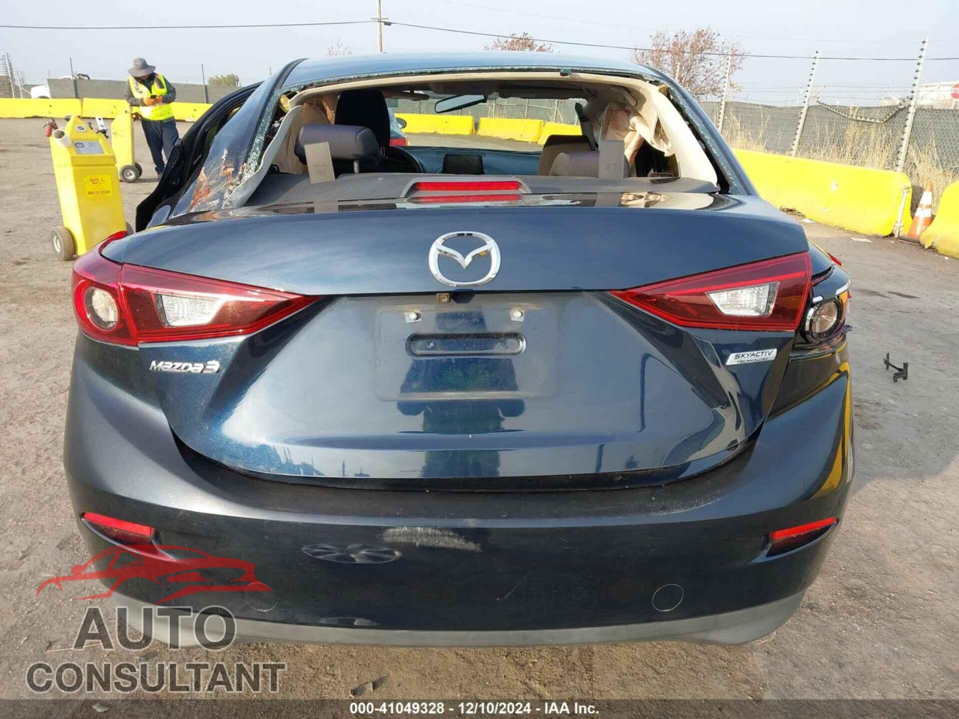 MAZDA MAZDA3 2017 - 3MZBN1U79HM149312