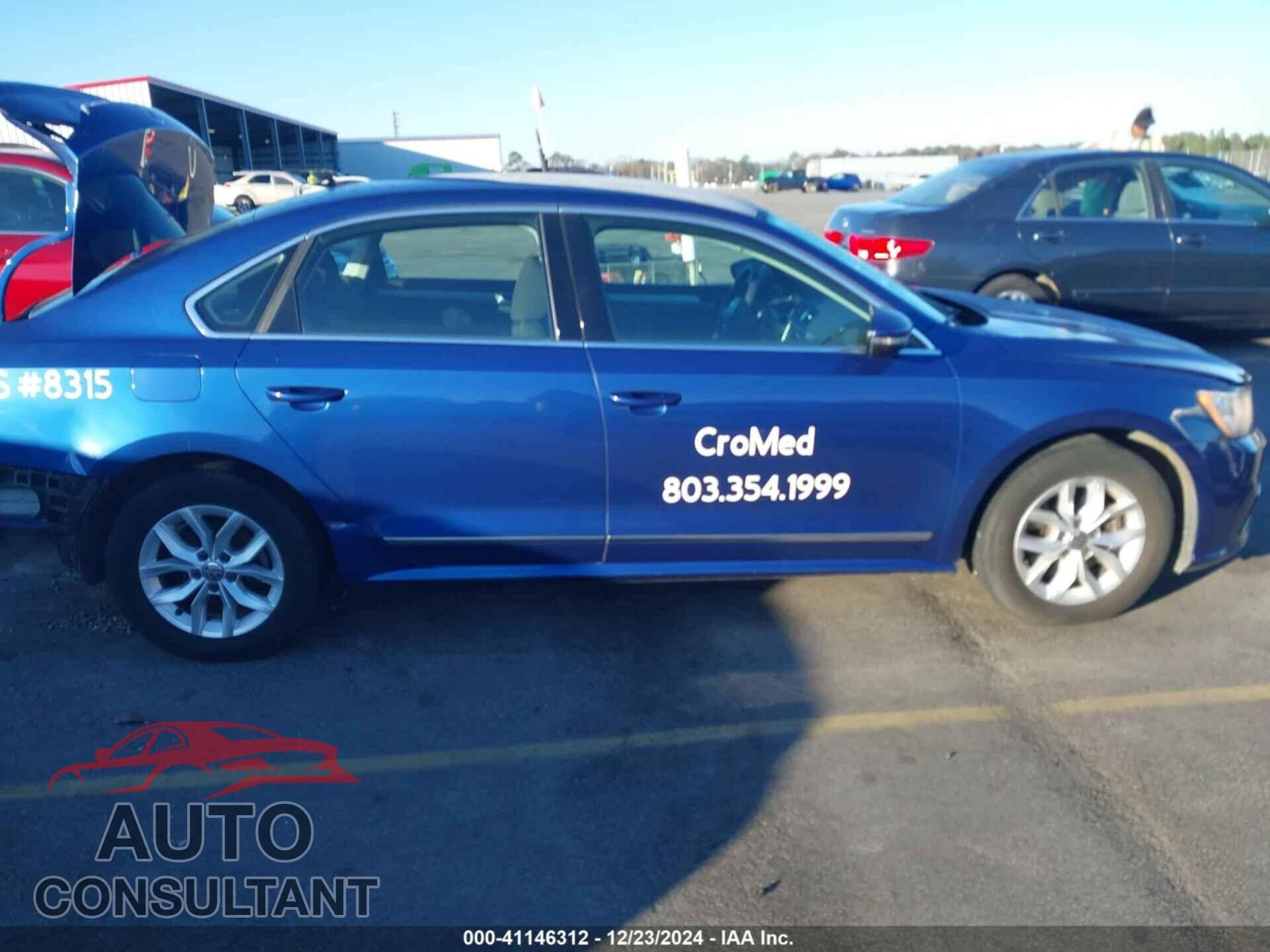 VOLKSWAGEN PASSAT 2017 - 1VWAT7A32HC059751