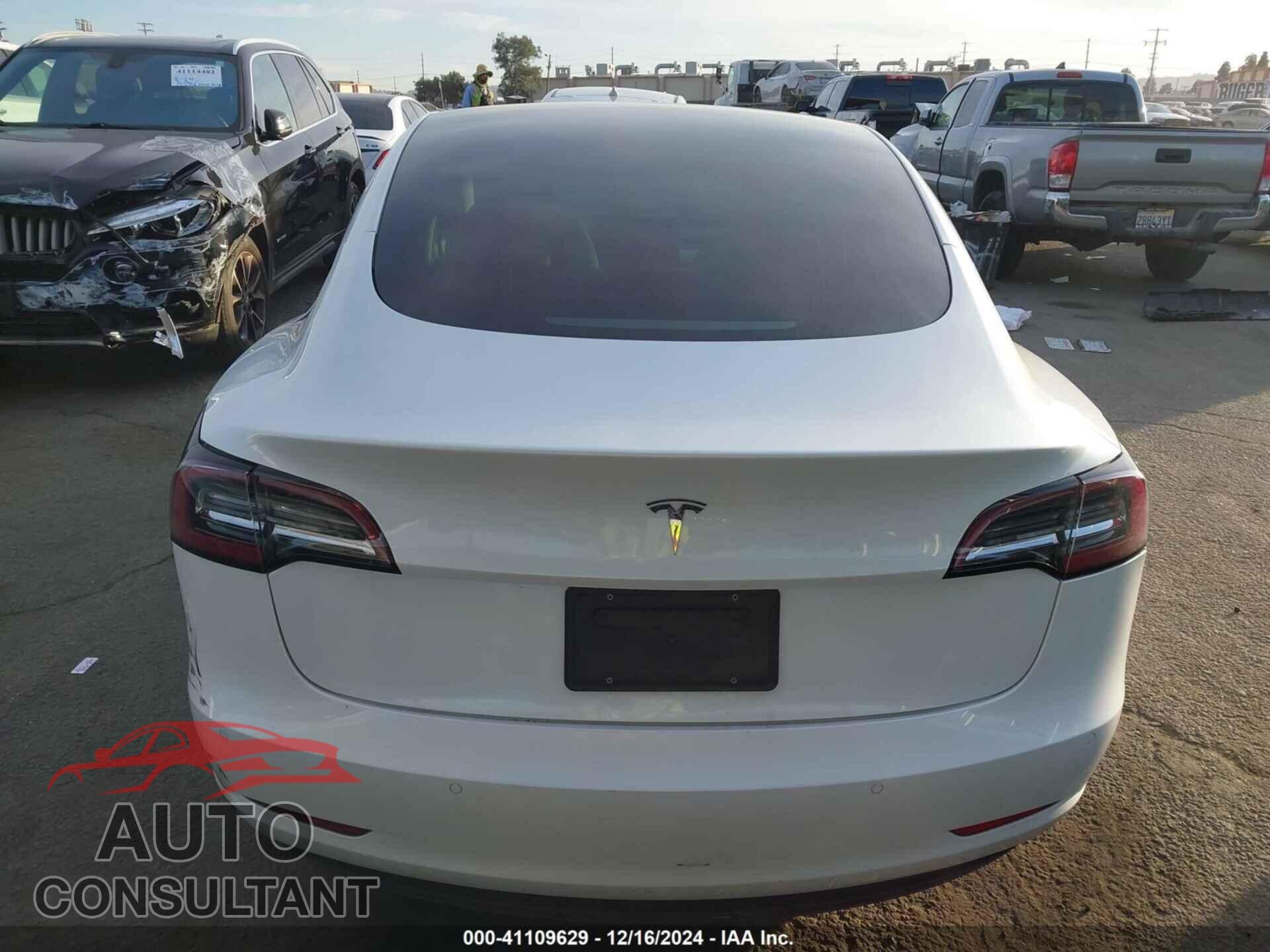 TESLA MODEL 3 2021 - 5YJ3E1EA5MF858898
