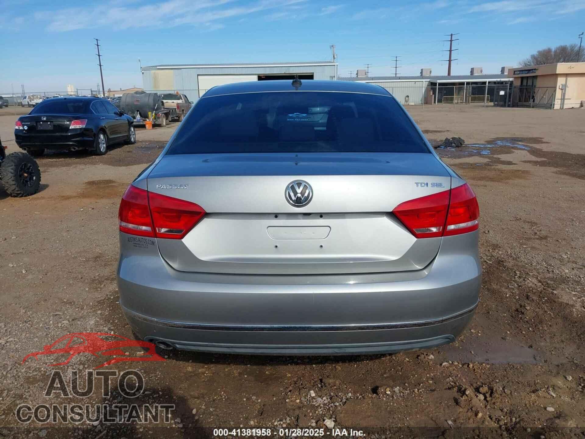 VOLKSWAGEN PASSAT 2014 - 1VWCN7A33EC013425