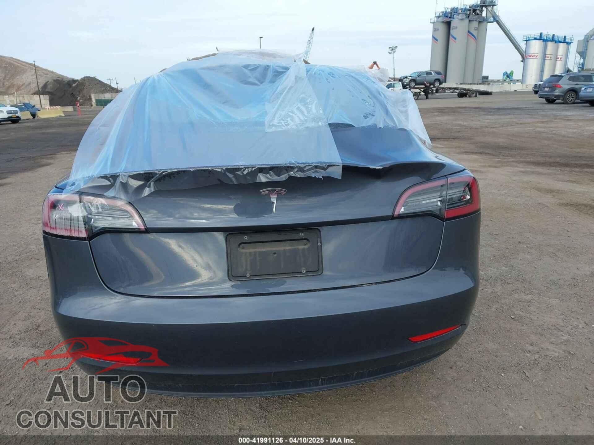 TESLA MODEL 3 2023 - 5YJ3E1EA3PF400765